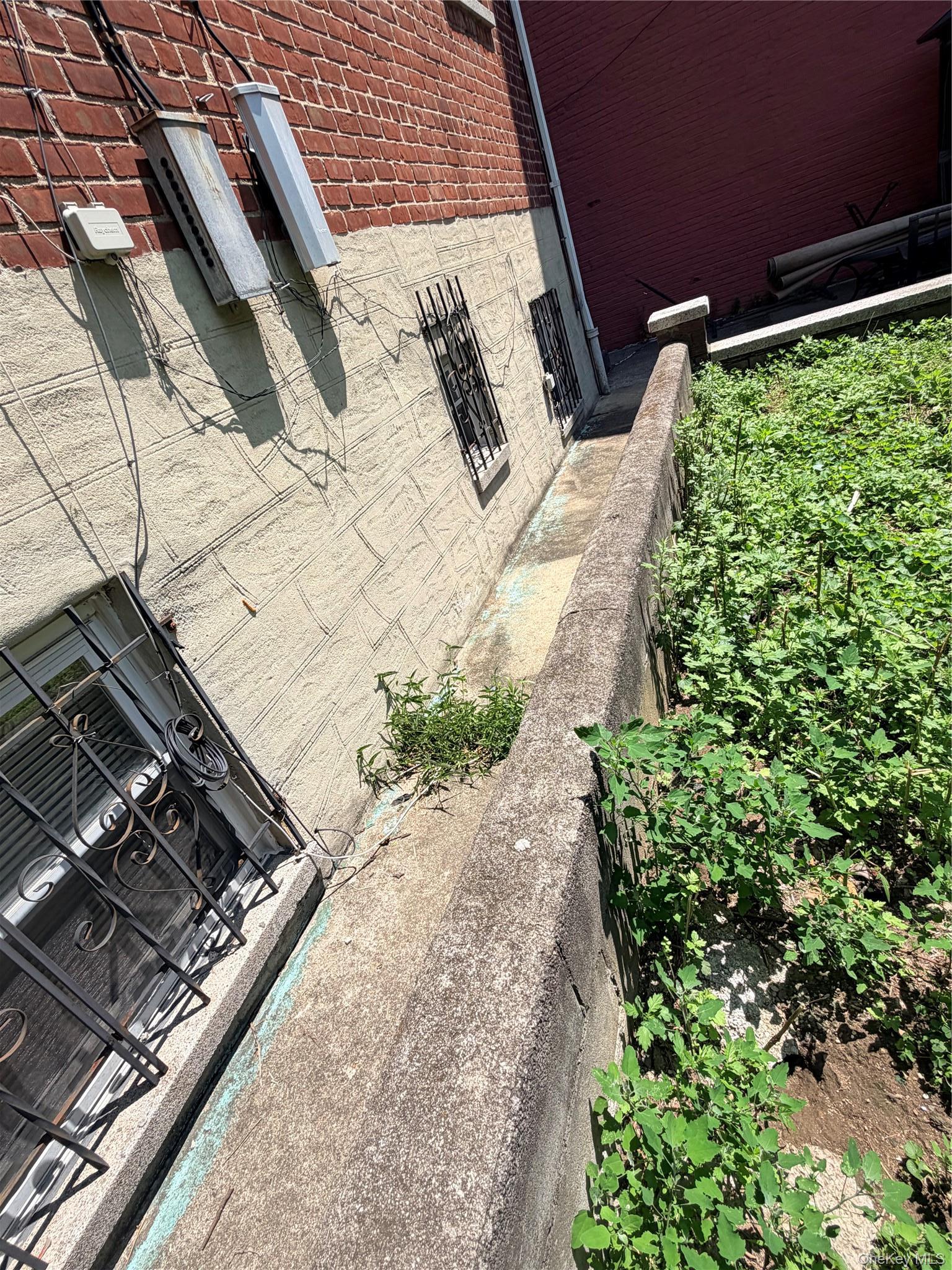 Single Family White Plains Road Bronx, NY 10462, MLS-1049823-28