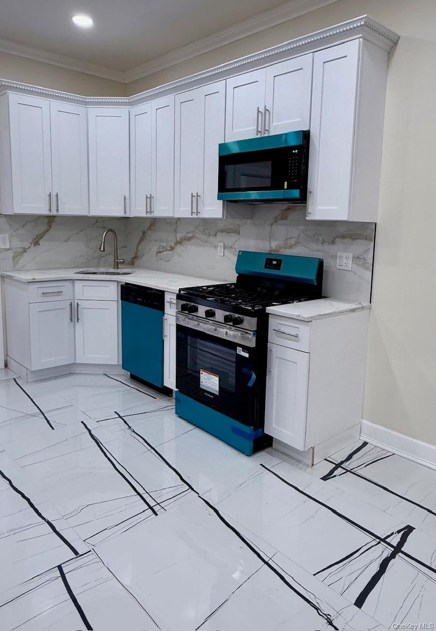 Single Family Grove Street Queens, NY 11385, MLS-1049851-8