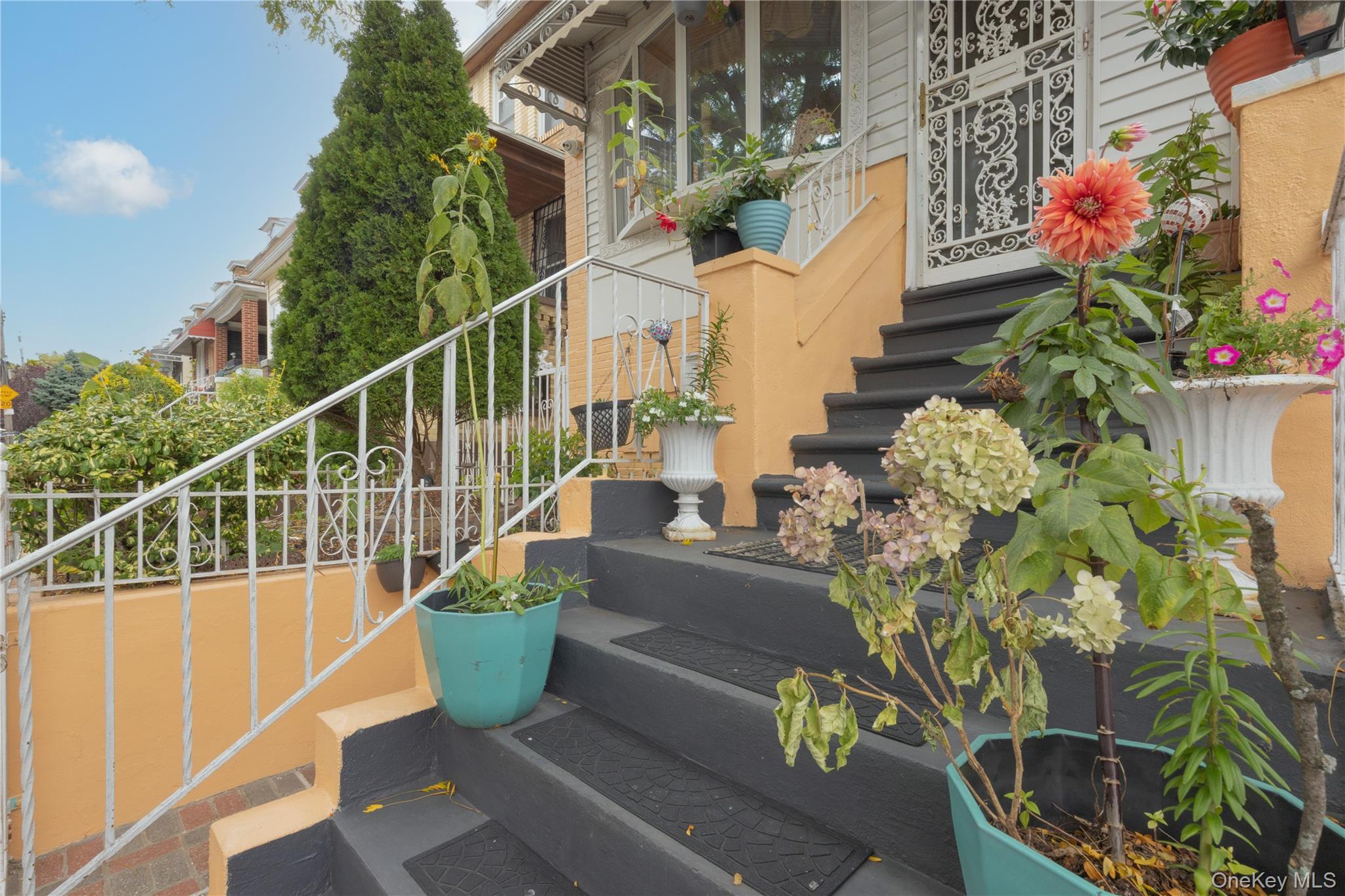 Single Family Fenton Avenue Bronx, NY 10469, MLS-1049863-11