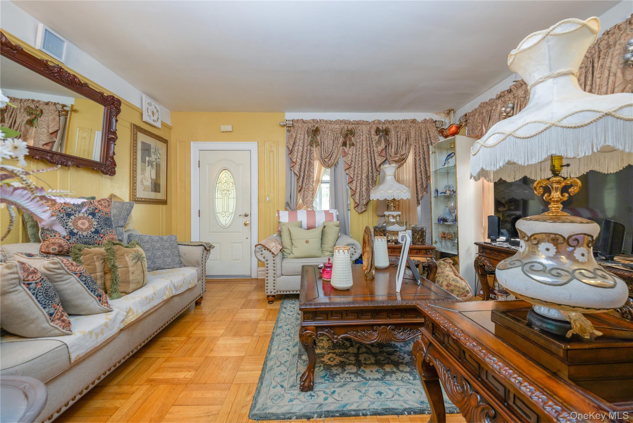 Single Family Fenton Avenue Bronx, NY 10469, MLS-1049863-15