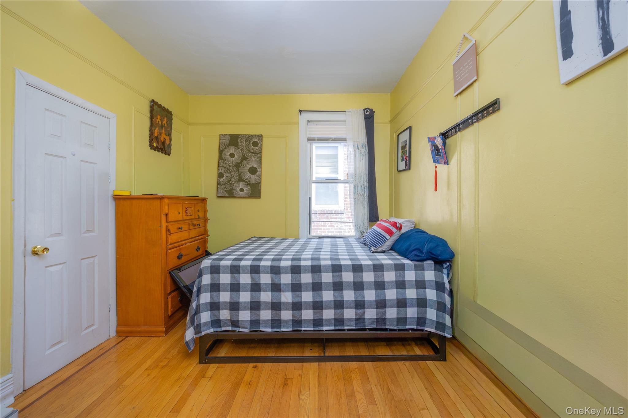 Single Family Fenton Avenue Bronx, NY 10469, MLS-1049863-25