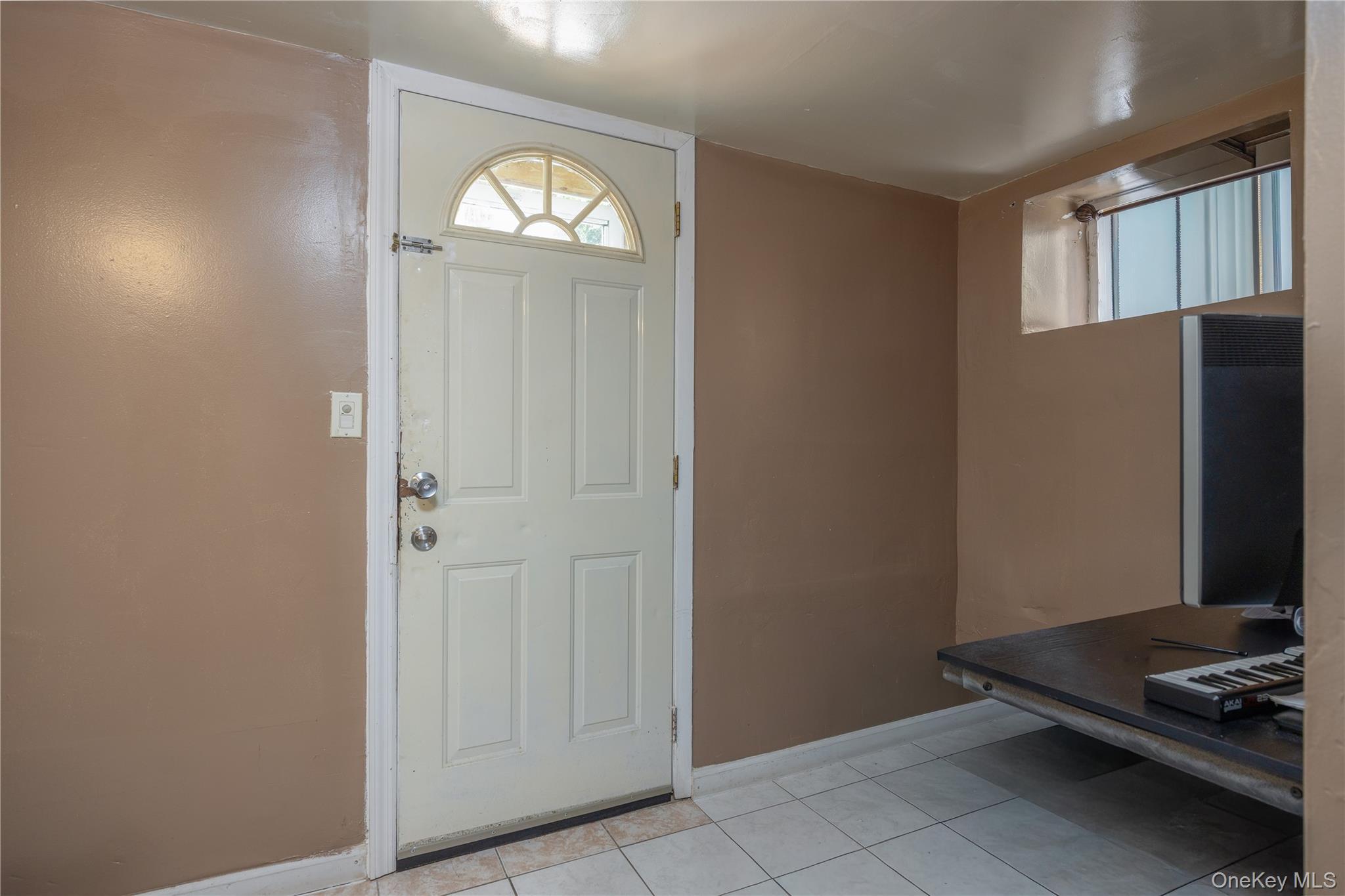 Single Family Fenton Avenue Bronx, NY 10469, MLS-1049863-28