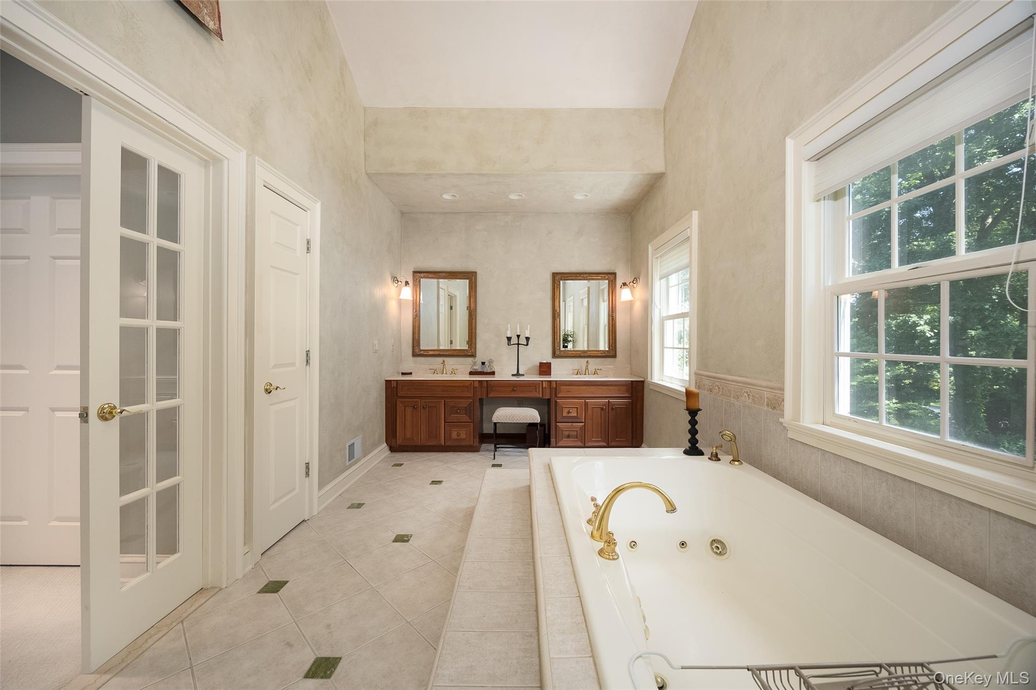 Single Family Innsbruck Boulevard Dutchess County, NY 12533, MLS-1049867-22