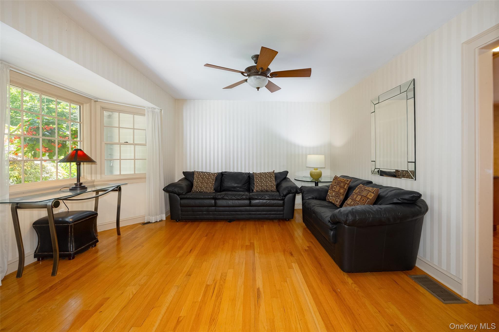 Single Family Innsbruck Boulevard Dutchess County, NY 12533, MLS-1049867-24