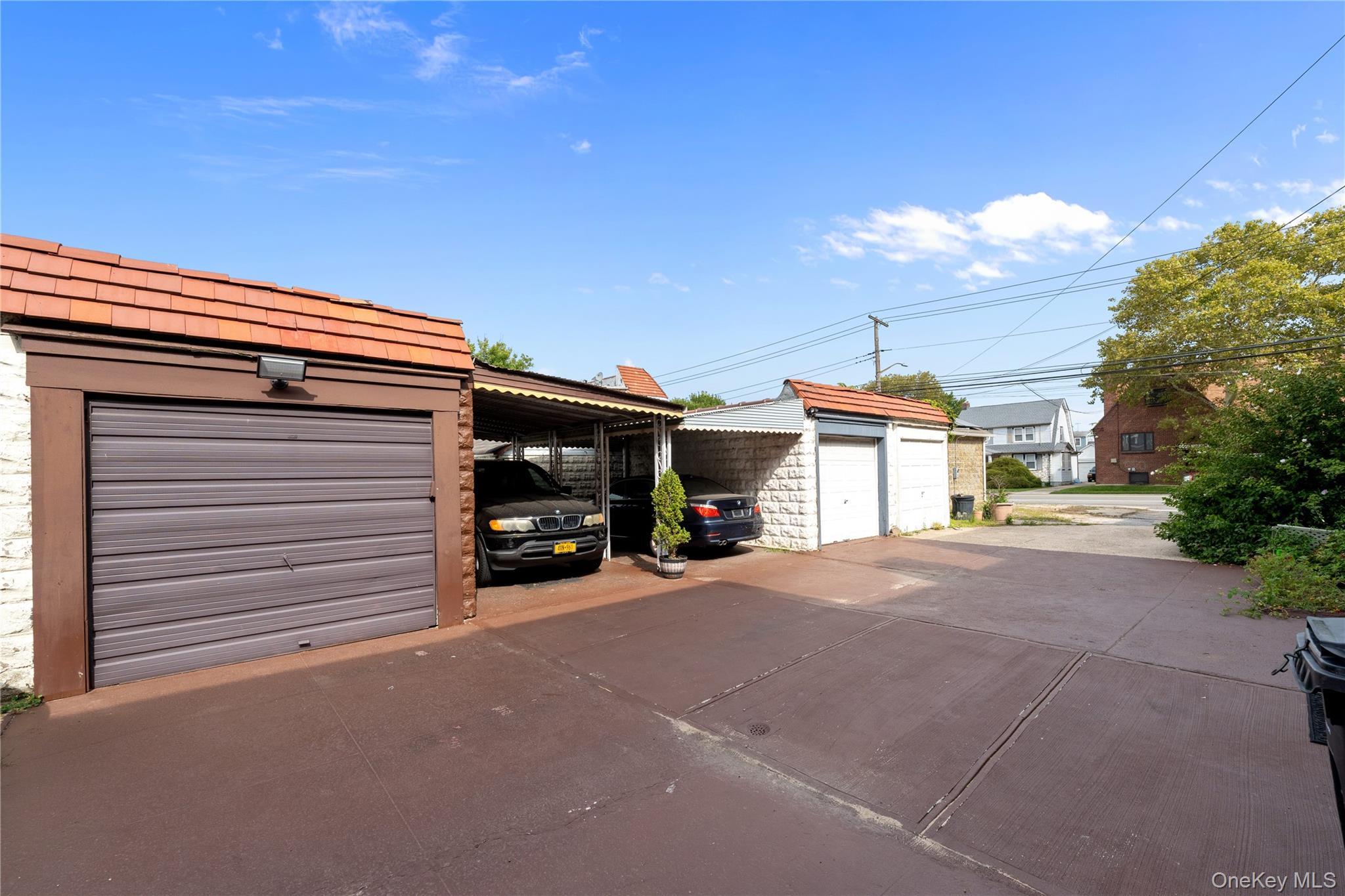 Single Family 228th Street  Queens, NY 11413, MLS-1049870-36