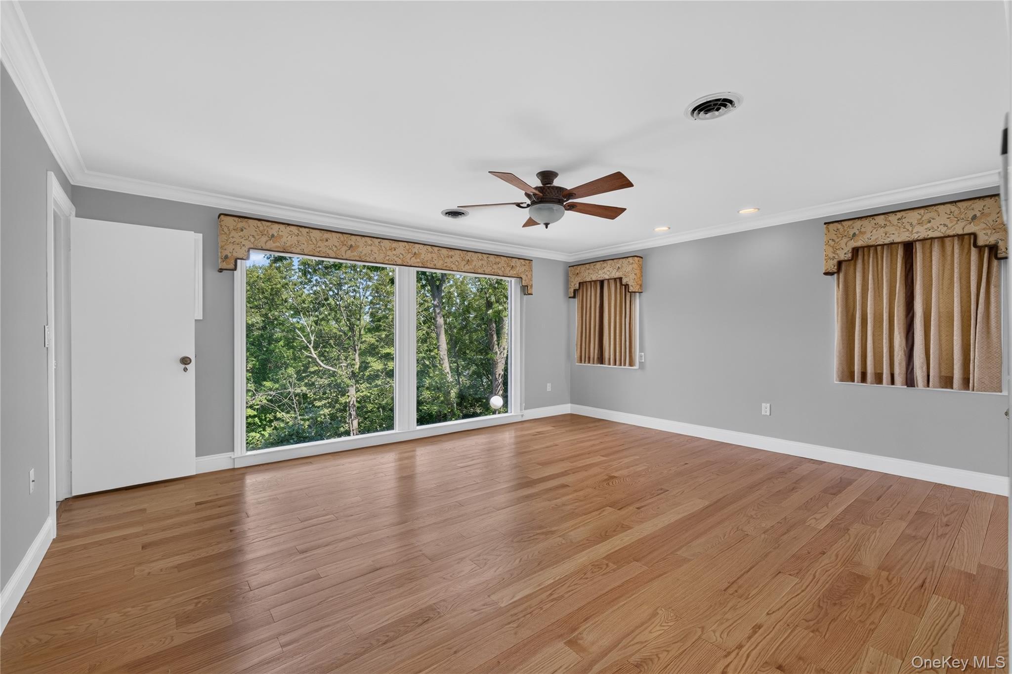 Single Family Centershore Road S  Suffolk County, NY 11721, MLS-1049872-16