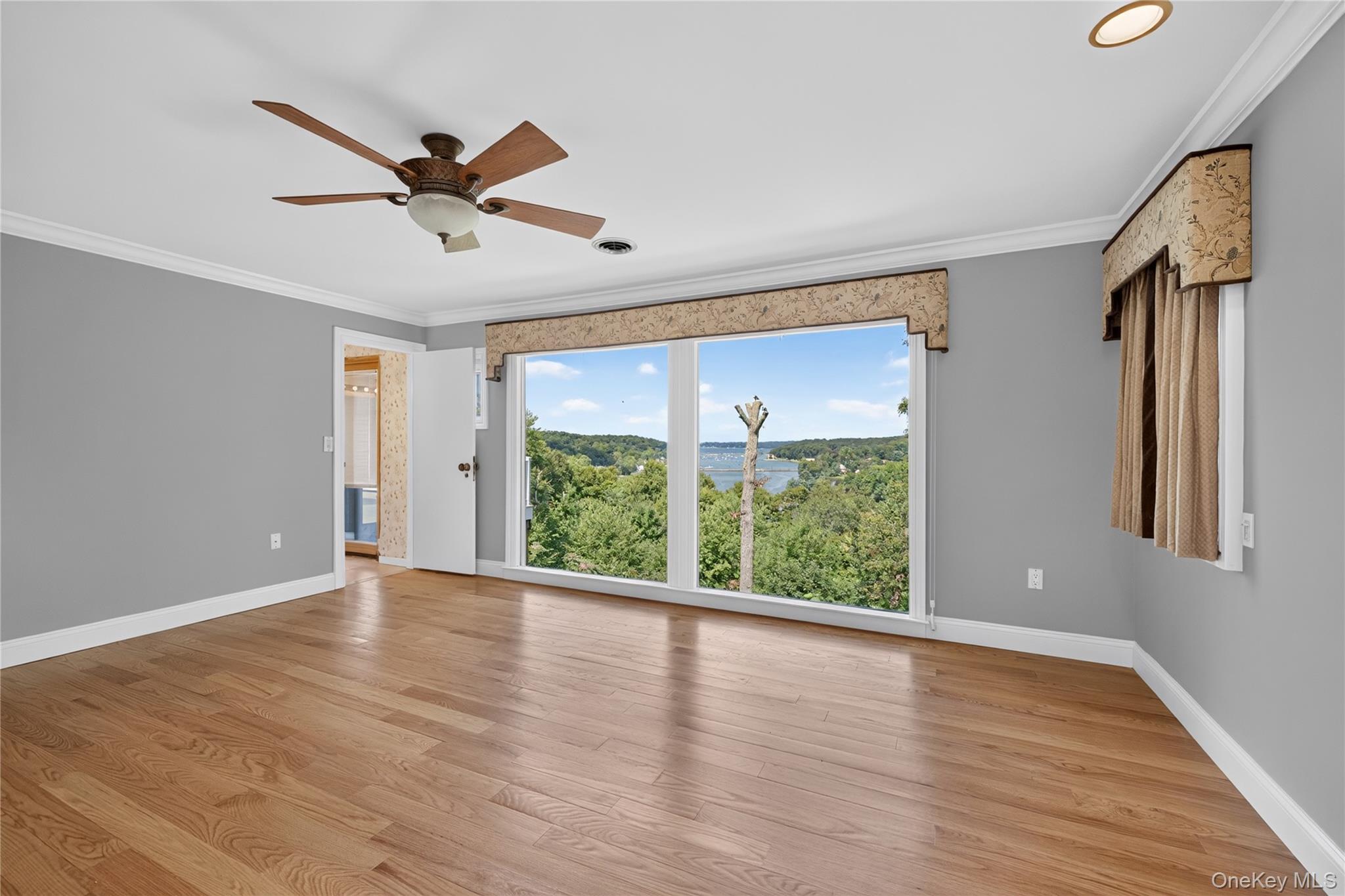 Single Family Centershore Road S  Suffolk County, NY 11721, MLS-1049872-17