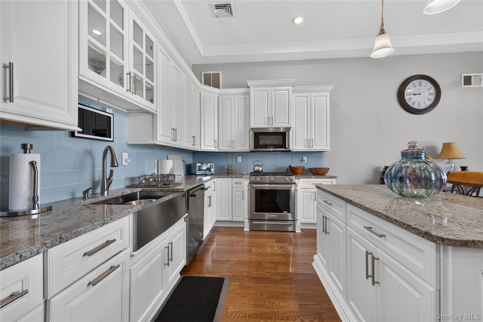 Single Family Centershore Road S  Suffolk County, NY 11721, MLS-1049872-23