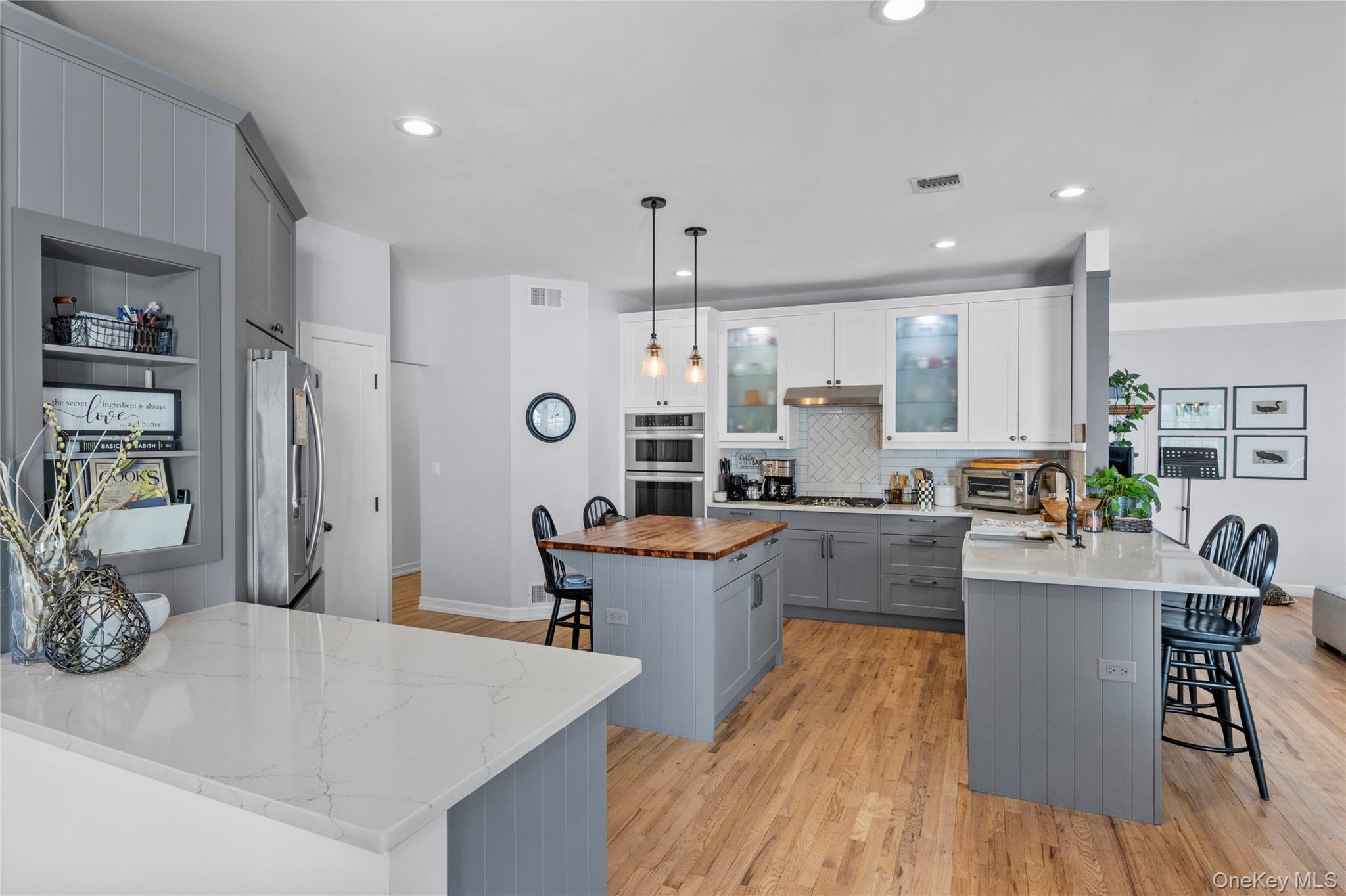 Single Family Varsity Boulevard  Suffolk County, NY 11733, MLS-1049874-17