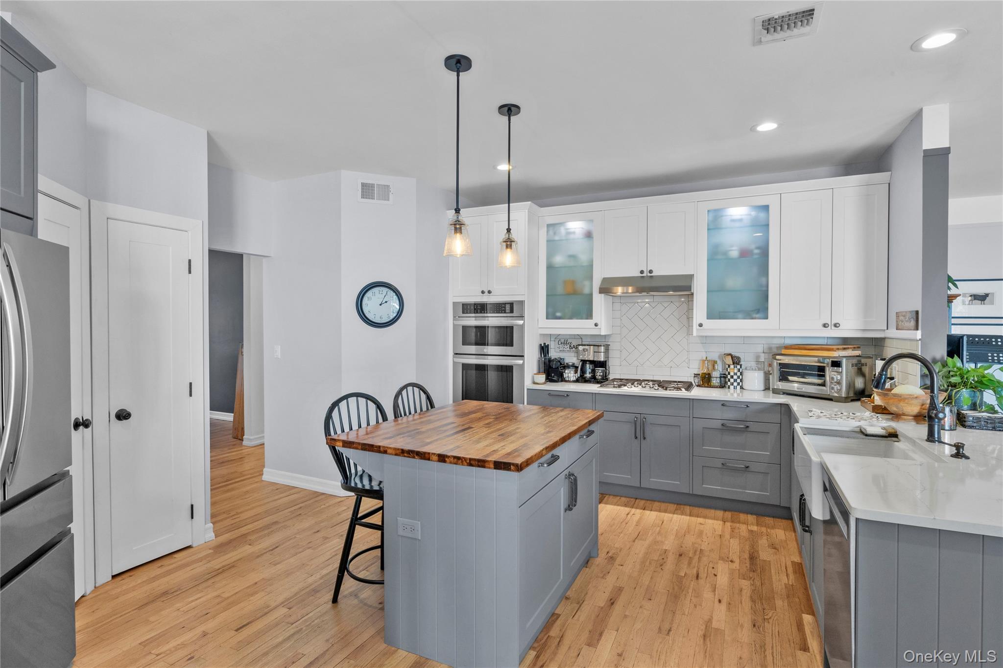 Single Family Varsity Boulevard  Suffolk County, NY 11733, MLS-1049874-18