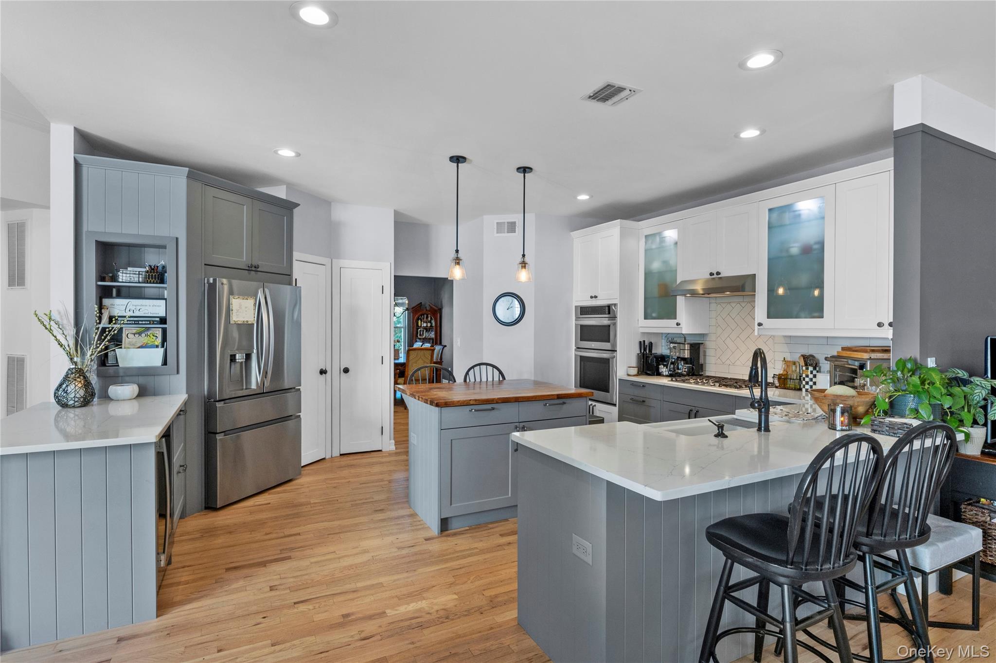Single Family Varsity Boulevard  Suffolk County, NY 11733, MLS-1049874-19