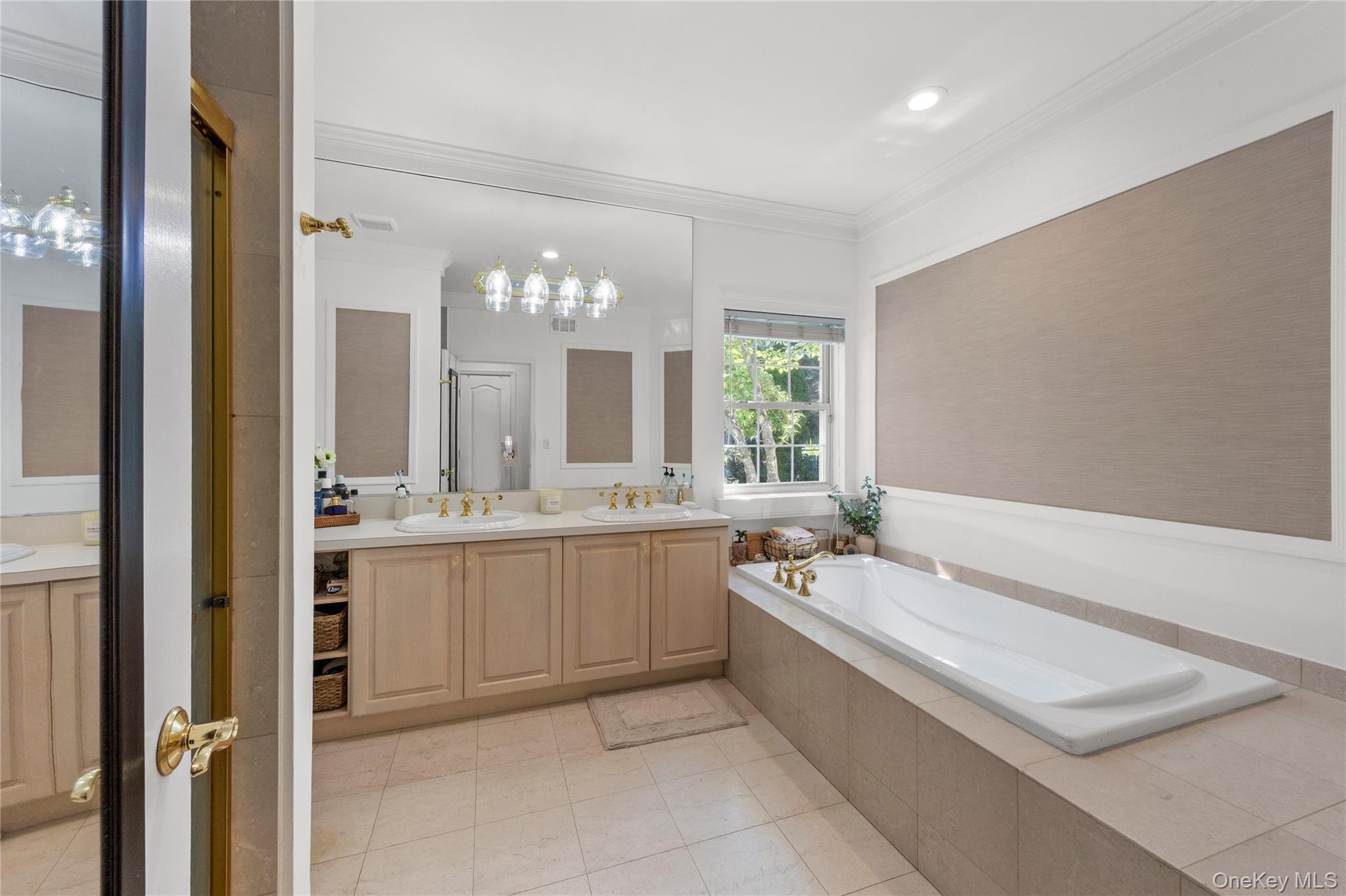 Single Family Varsity Boulevard  Suffolk County, NY 11733, MLS-1049874-31