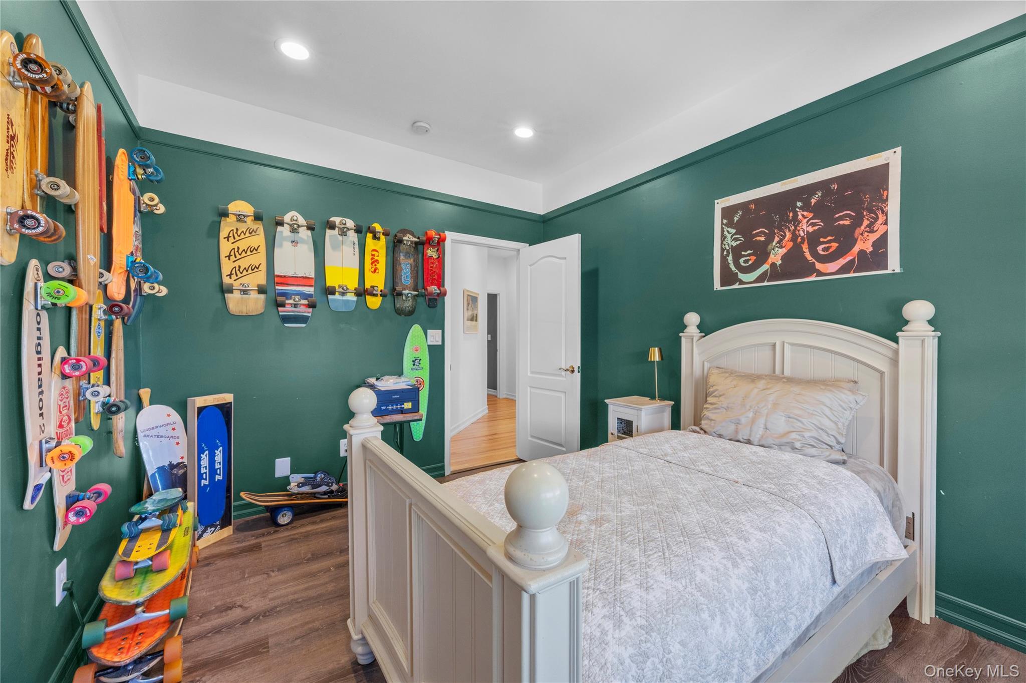 Single Family Varsity Boulevard  Suffolk County, NY 11733, MLS-1049874-33