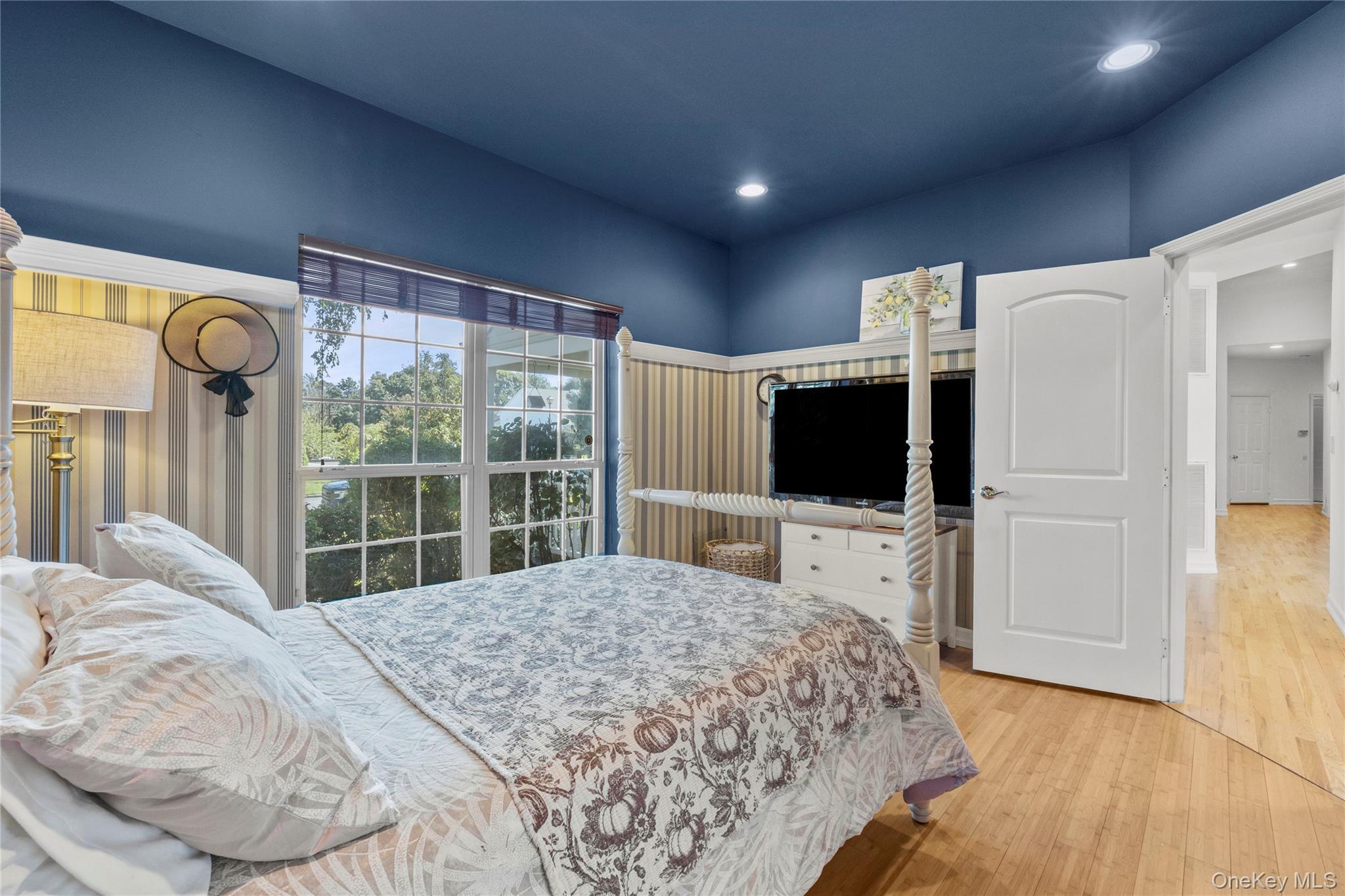 Single Family Varsity Boulevard  Suffolk County, NY 11733, MLS-1049874-34