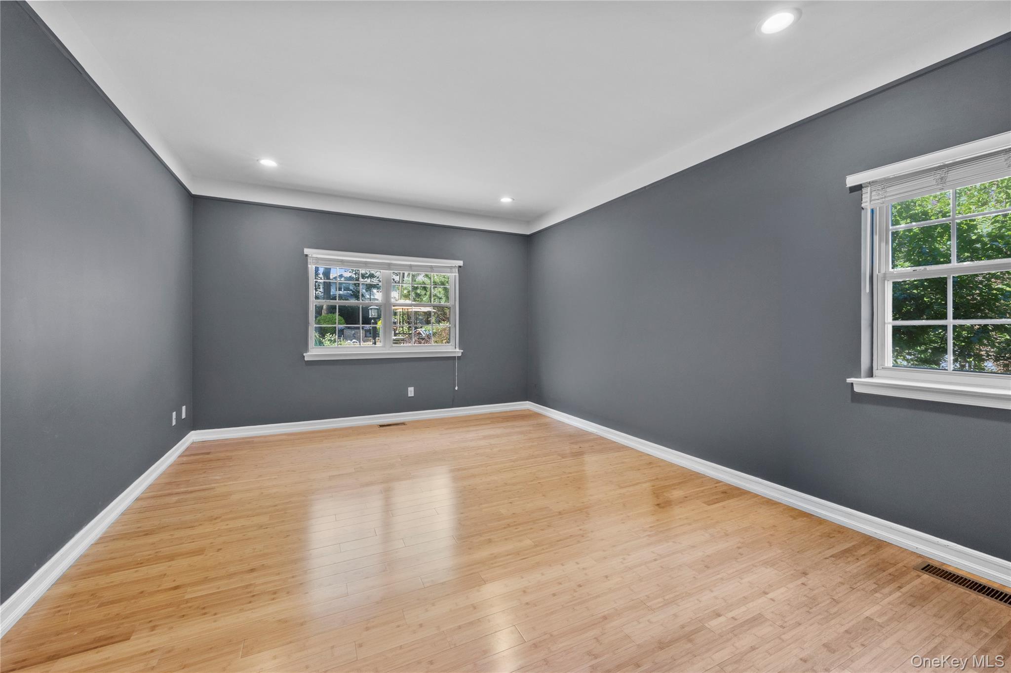 Single Family Varsity Boulevard  Suffolk County, NY 11733, MLS-1049874-35