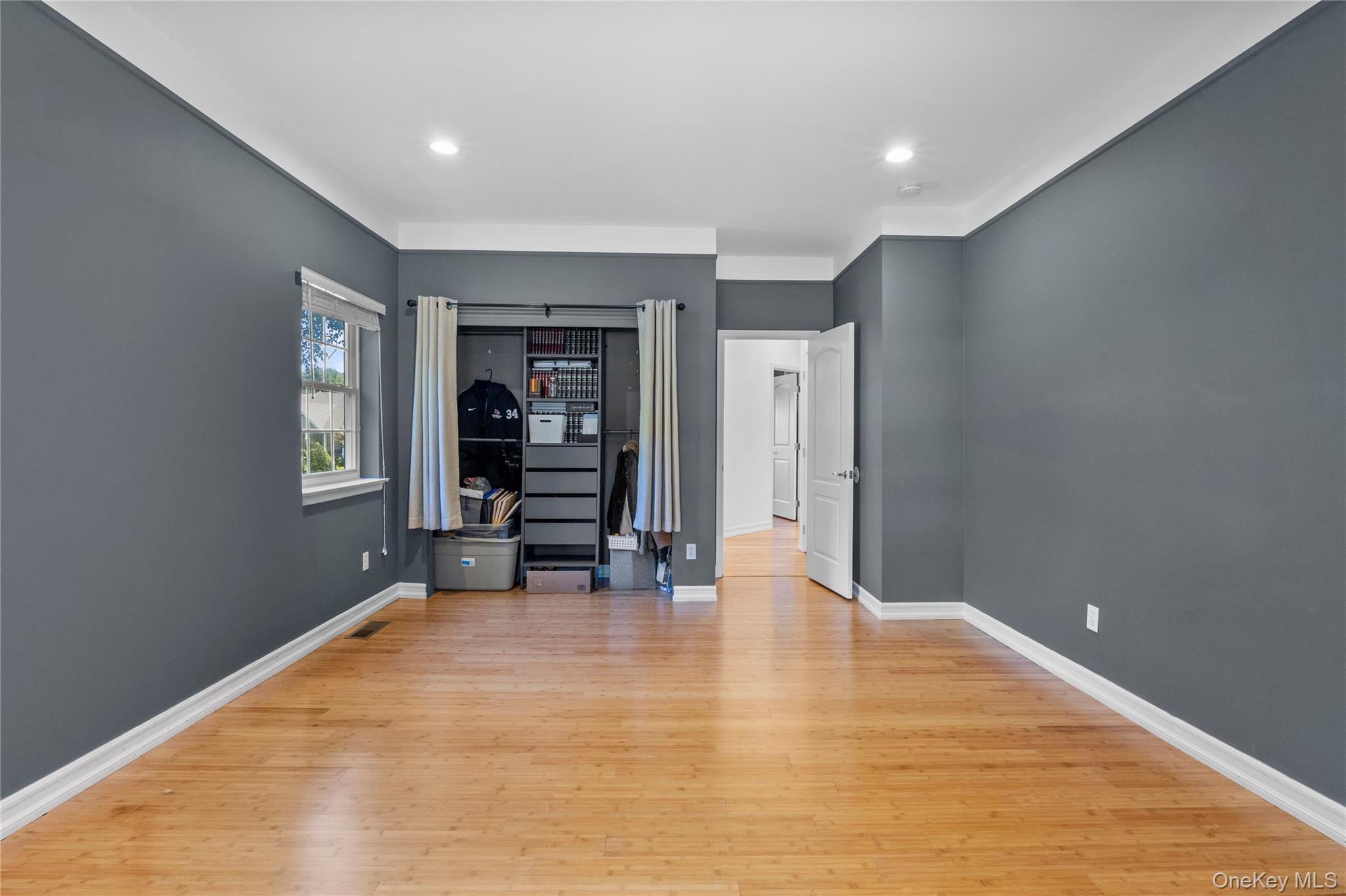 Single Family Varsity Boulevard  Suffolk County, NY 11733, MLS-1049874-36