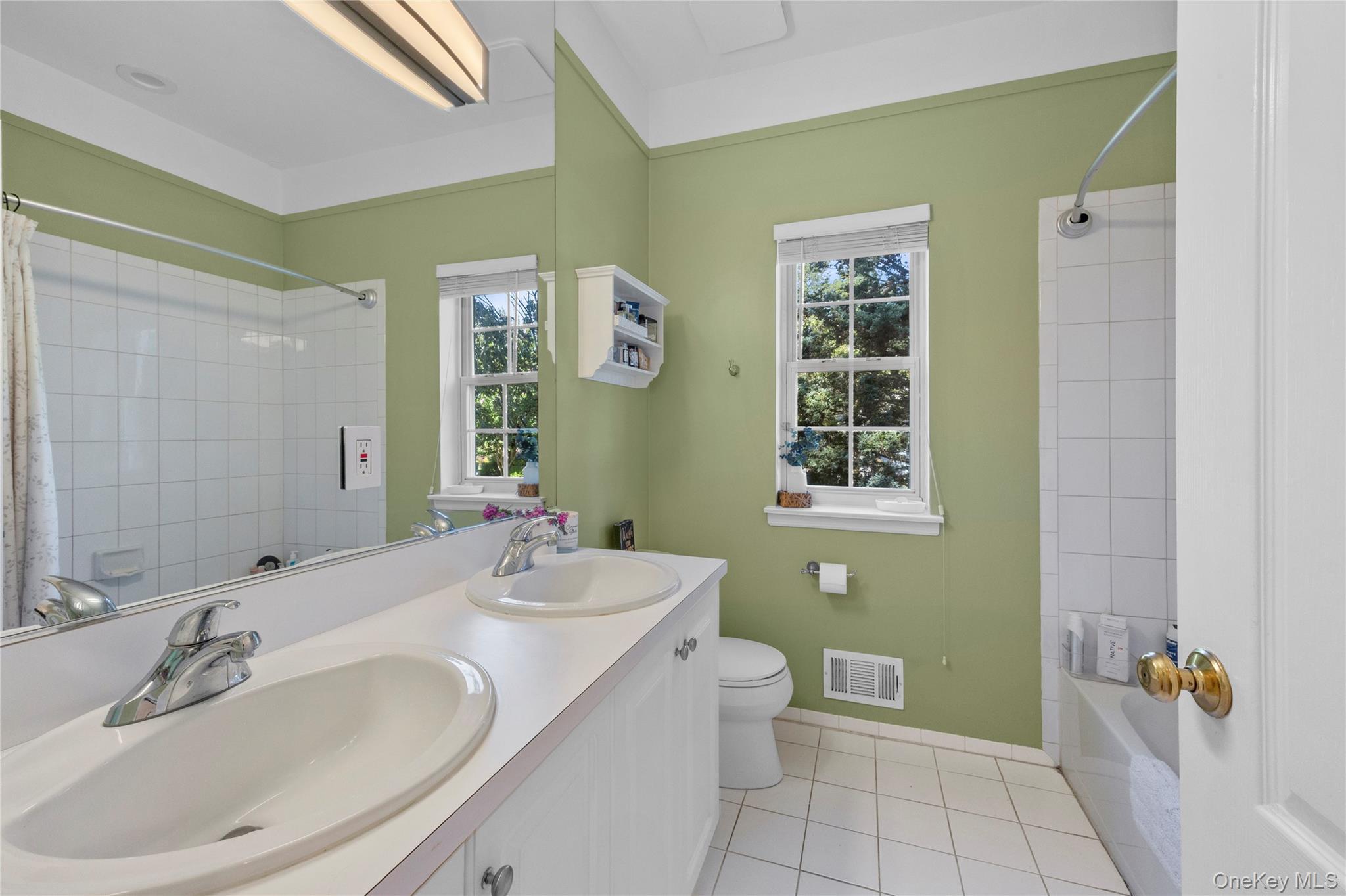 Single Family Varsity Boulevard  Suffolk County, NY 11733, MLS-1049874-37