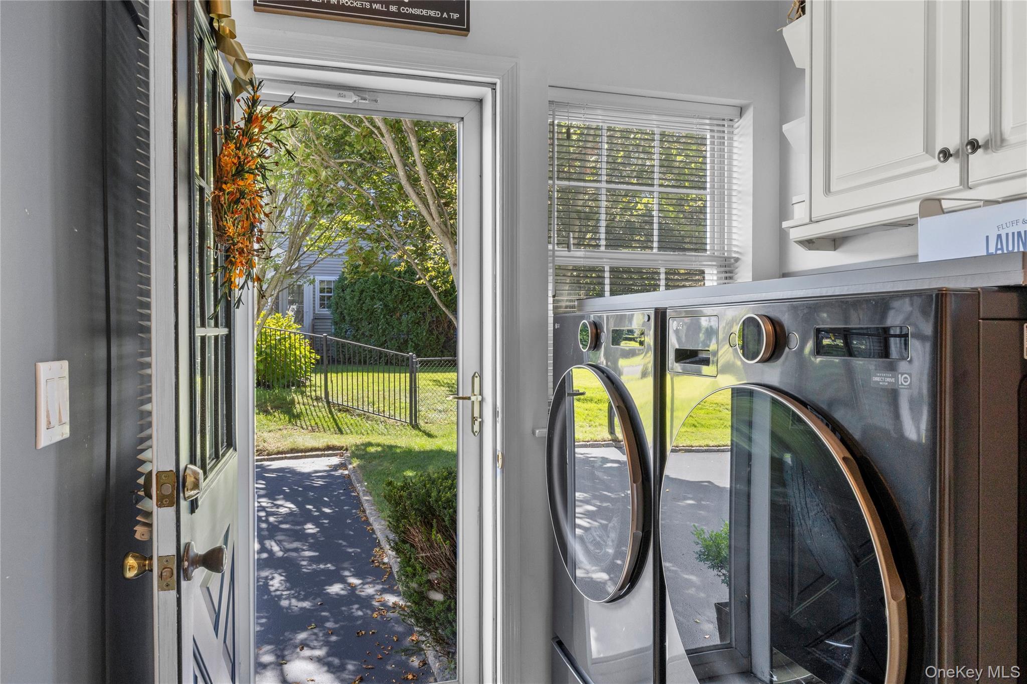 Single Family Varsity Boulevard  Suffolk County, NY 11733, MLS-1049874-38