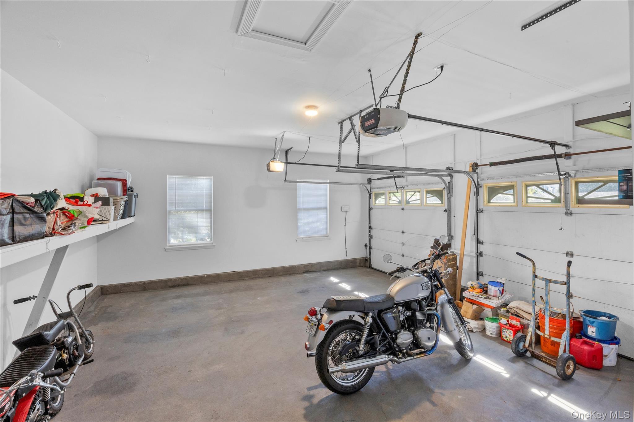 Single Family Varsity Boulevard  Suffolk County, NY 11733, MLS-1049874-40