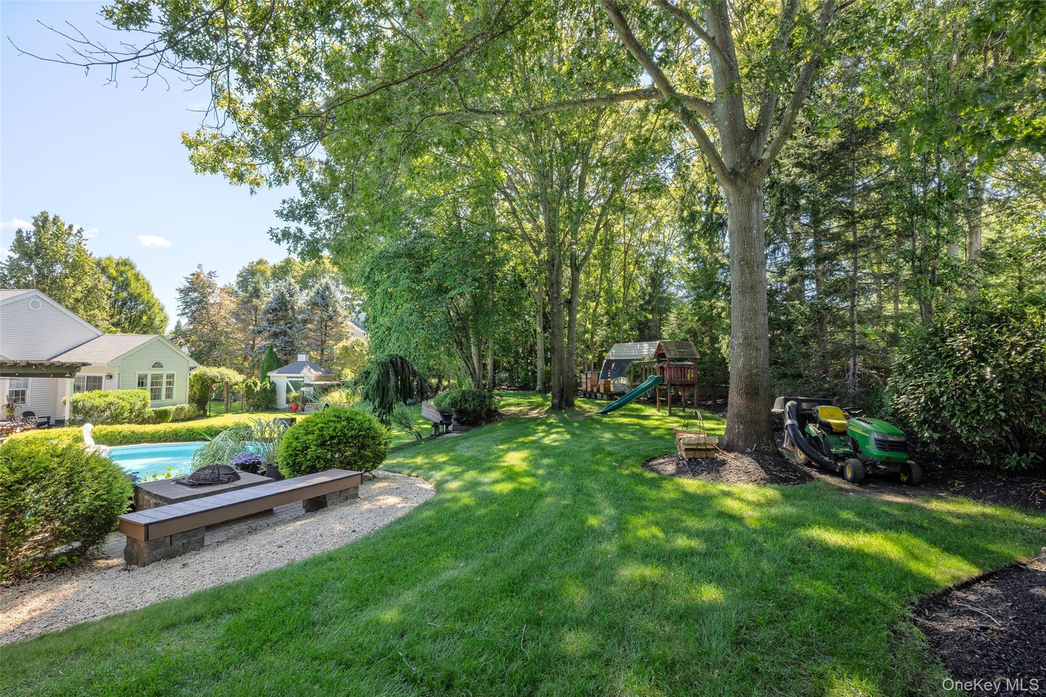 Single Family Varsity Boulevard  Suffolk County, NY 11733, MLS-1049874-41