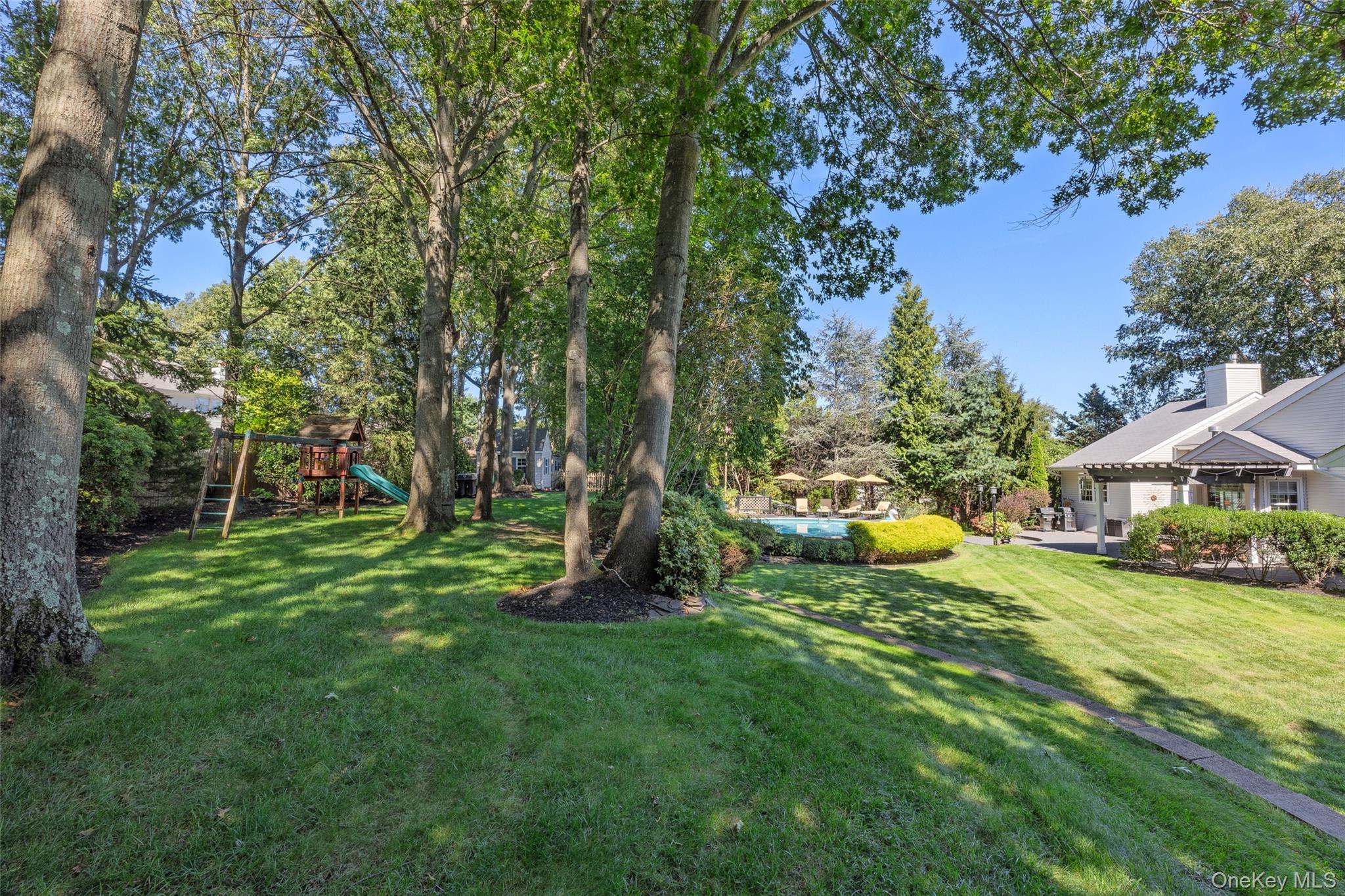 Single Family Varsity Boulevard  Suffolk County, NY 11733, MLS-1049874-42