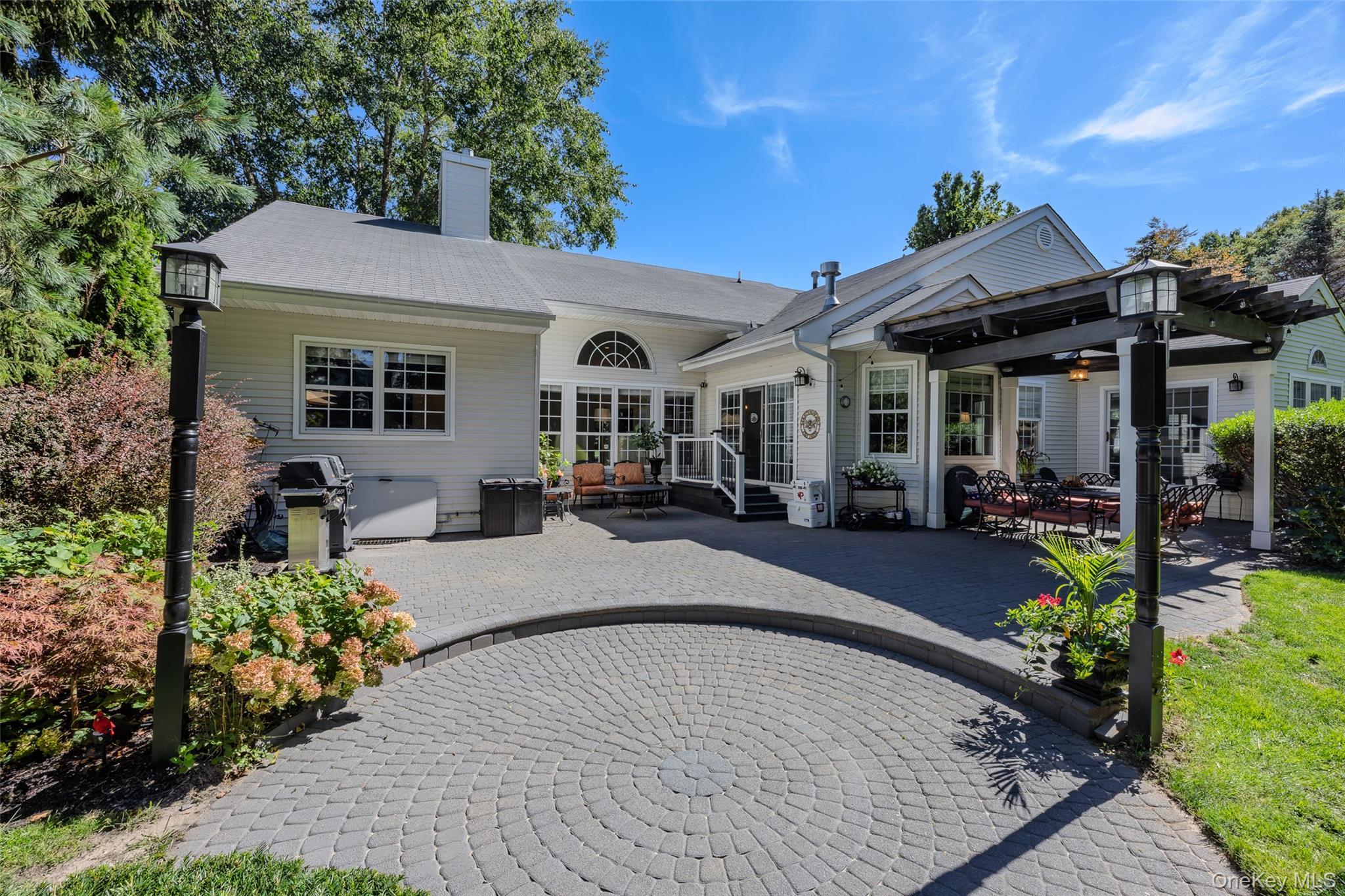 Single Family Varsity Boulevard  Suffolk County, NY 11733, MLS-1049874-5
