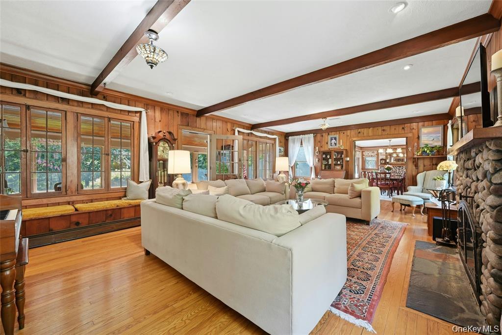 Single Family N Country Road Suffolk County, NY 11792, MLS-1049897-11