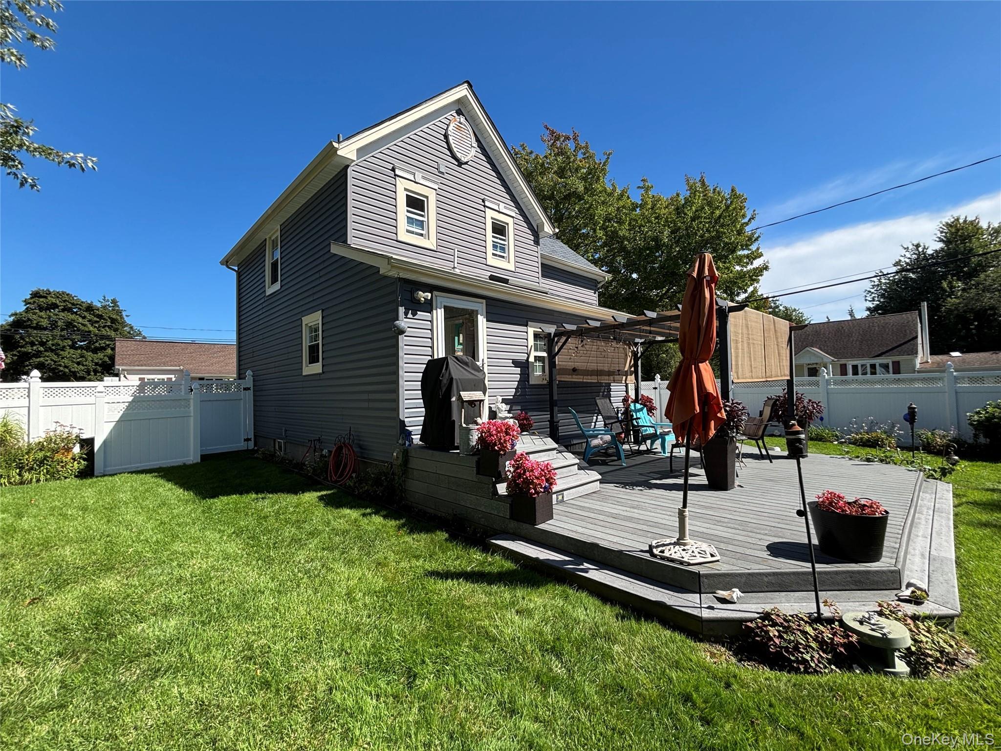 Single Family S 7th Street  Suffolk County, NY 11757, MLS-1049941-24