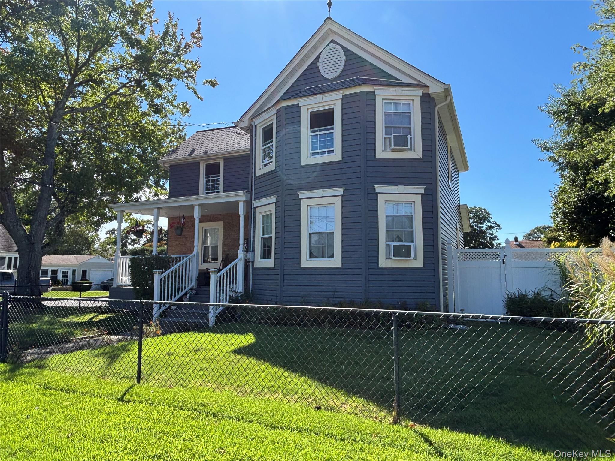 Single Family S 7th Street  Suffolk County, NY 11757, MLS-1049941-31