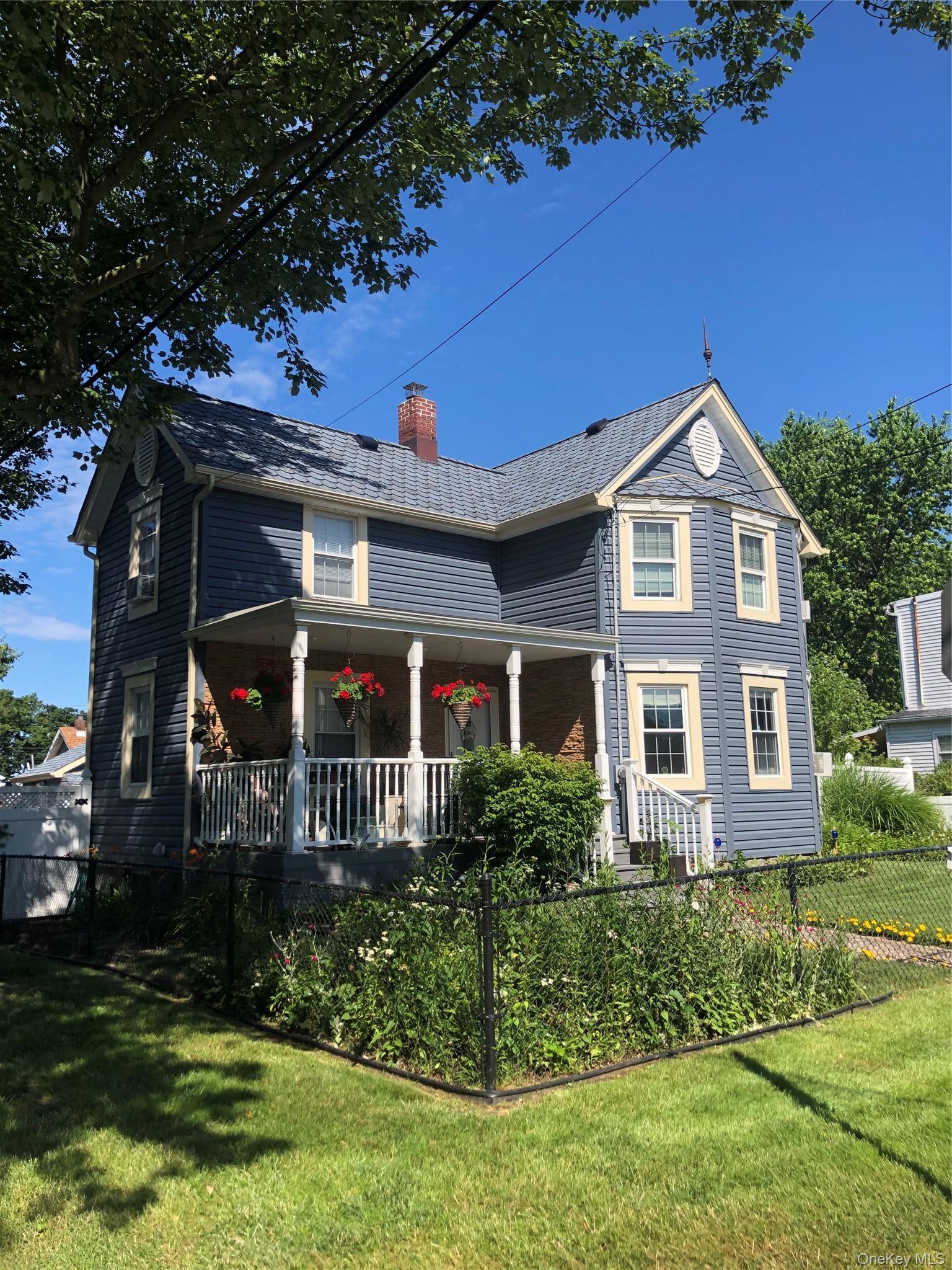 Single Family S 7th Street  Suffolk County, NY 11757, MLS-1049941-33