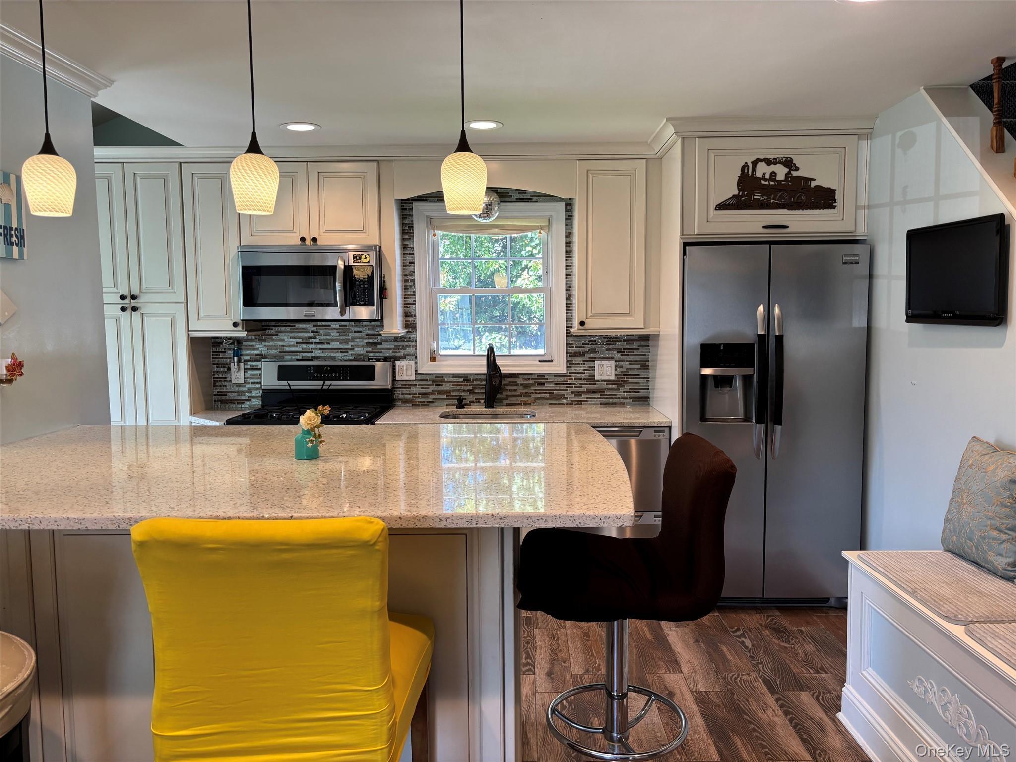 Single Family S 7th Street  Suffolk County, NY 11757, MLS-1049941-4