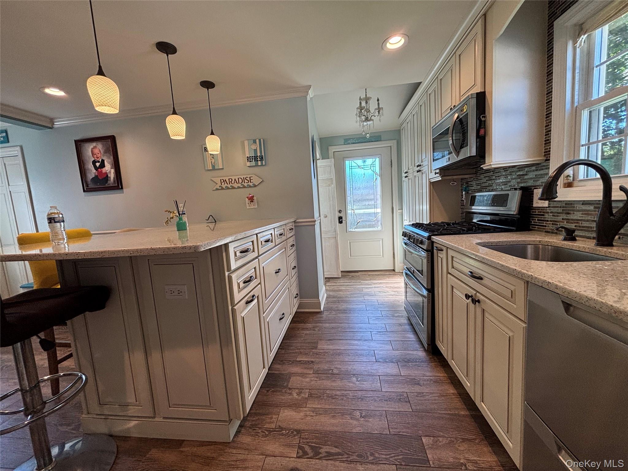 Single Family S 7th Street  Suffolk County, NY 11757, MLS-1049941-7