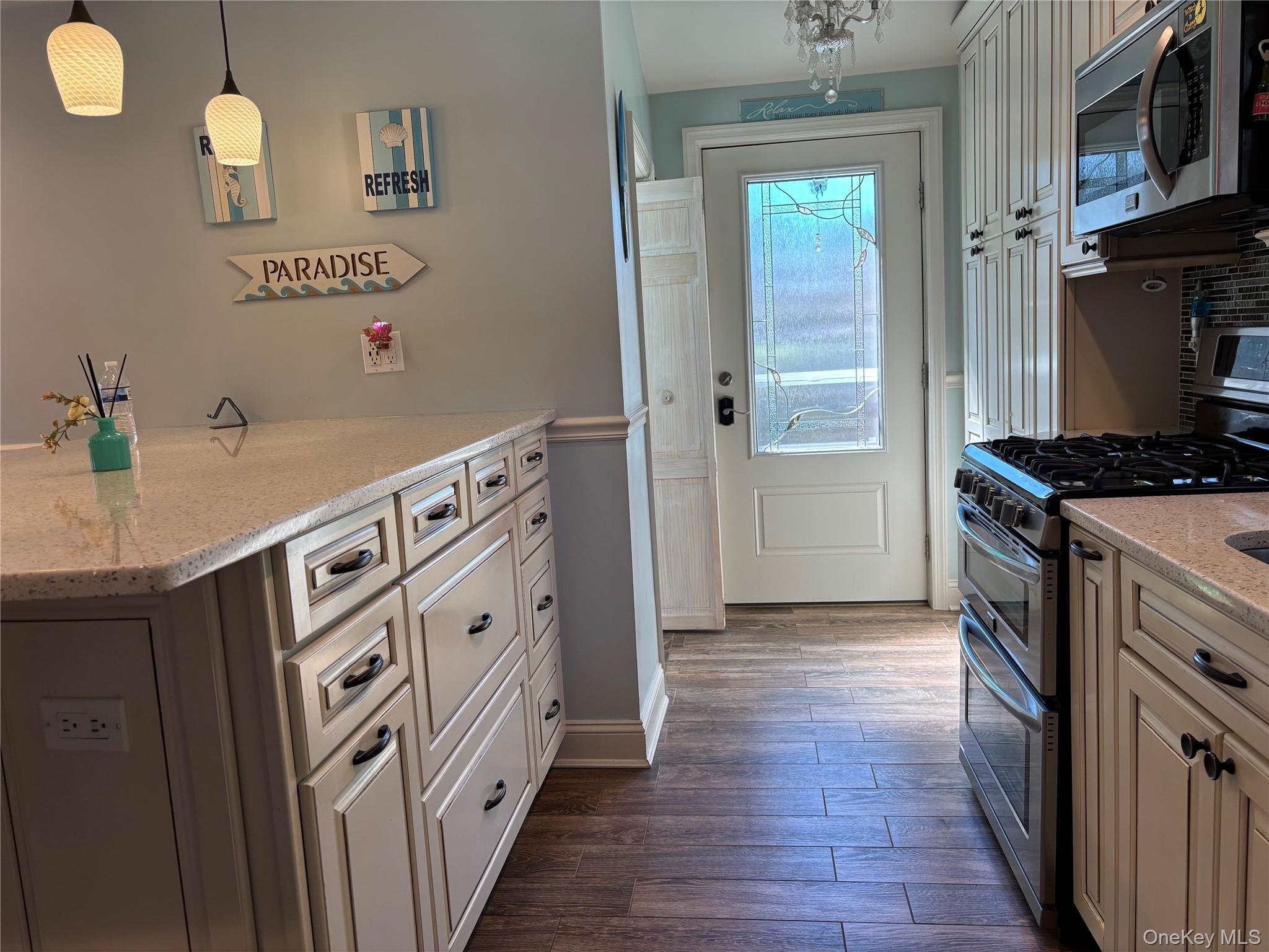 Single Family S 7th Street  Suffolk County, NY 11757, MLS-1049941-8