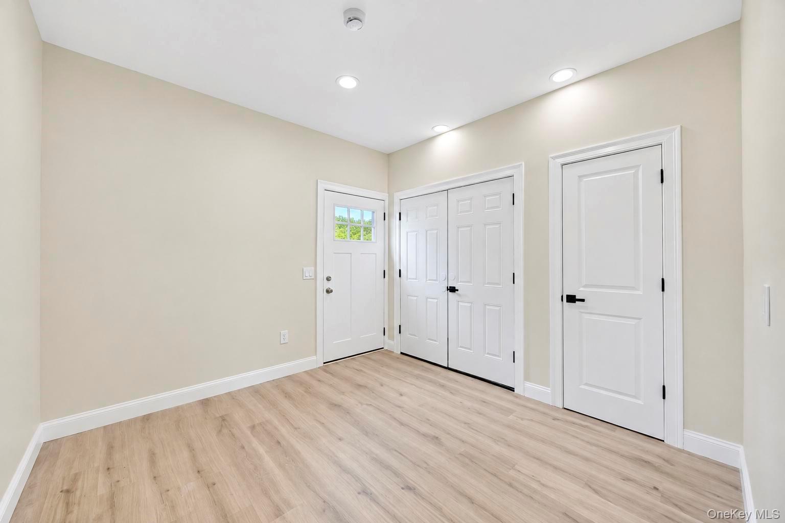 Single Family S Bay Street  Suffolk County, NY 11757, MLS-1049947-28