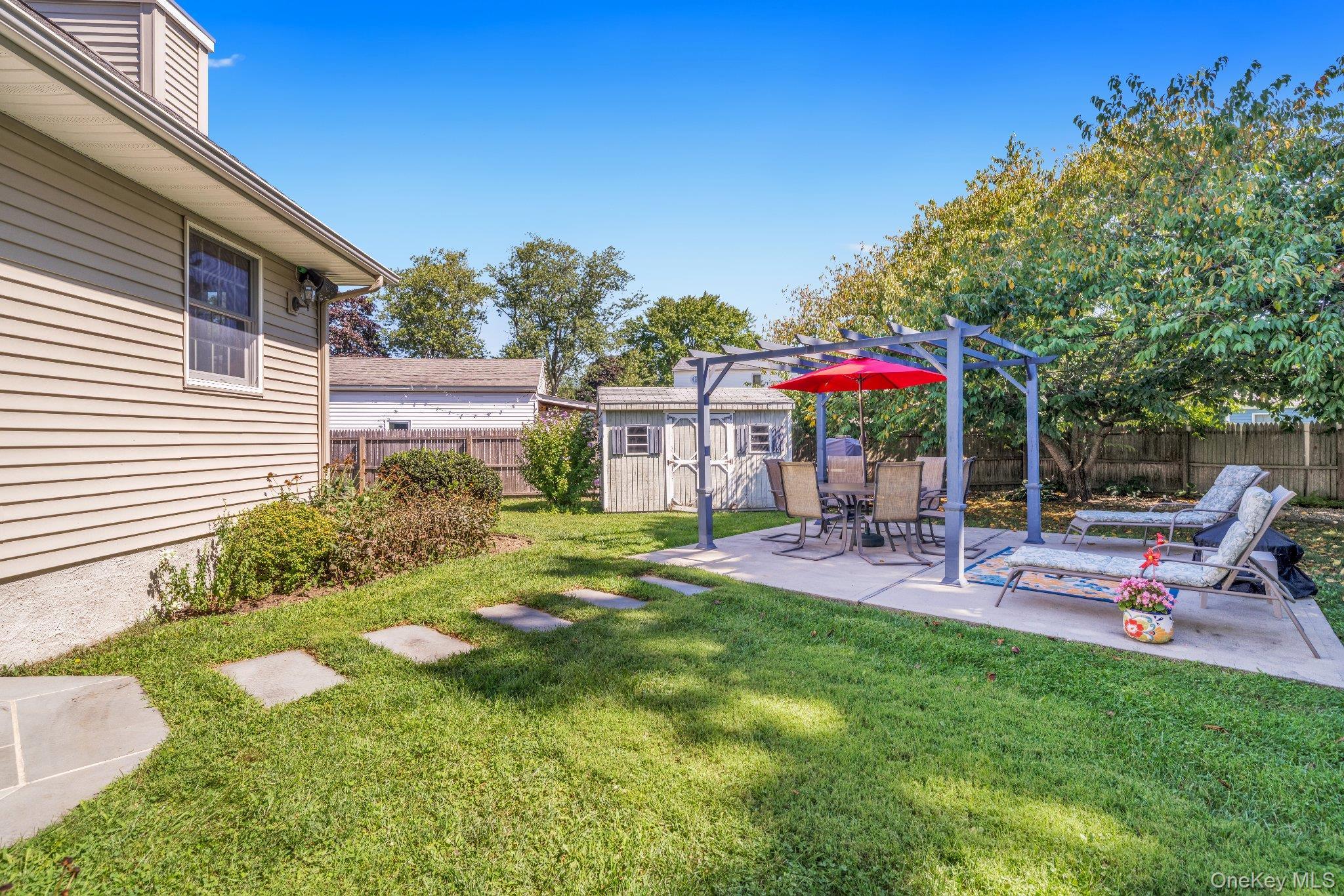 Single Family Anson Lane  Suffolk County, NY 11796, MLS-1049952-5