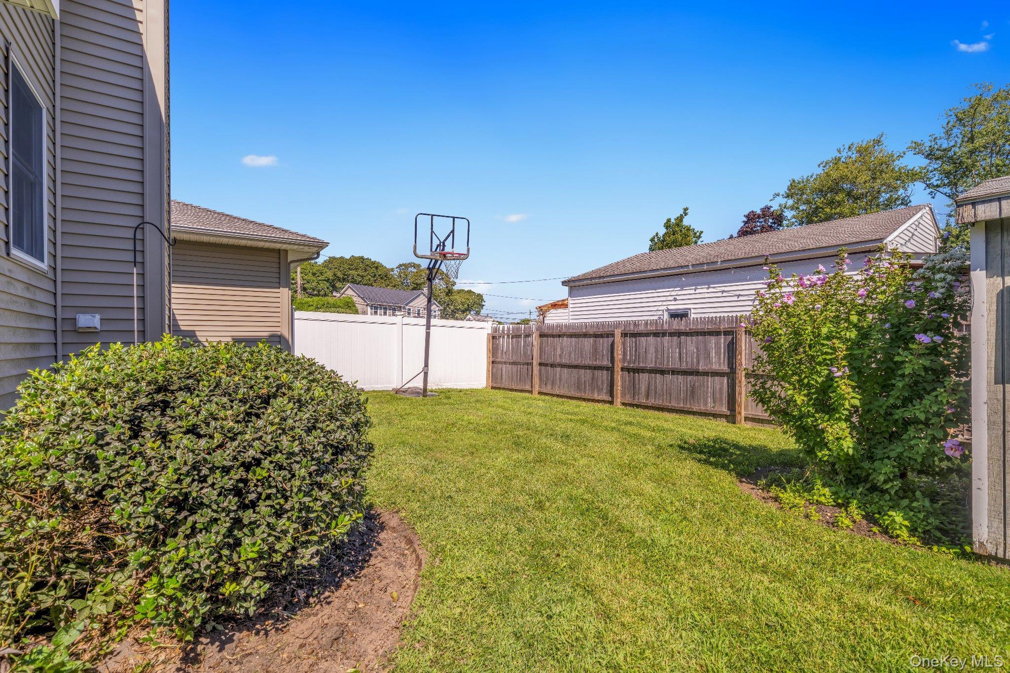Single Family Anson Lane  Suffolk County, NY 11796, MLS-1049952-6