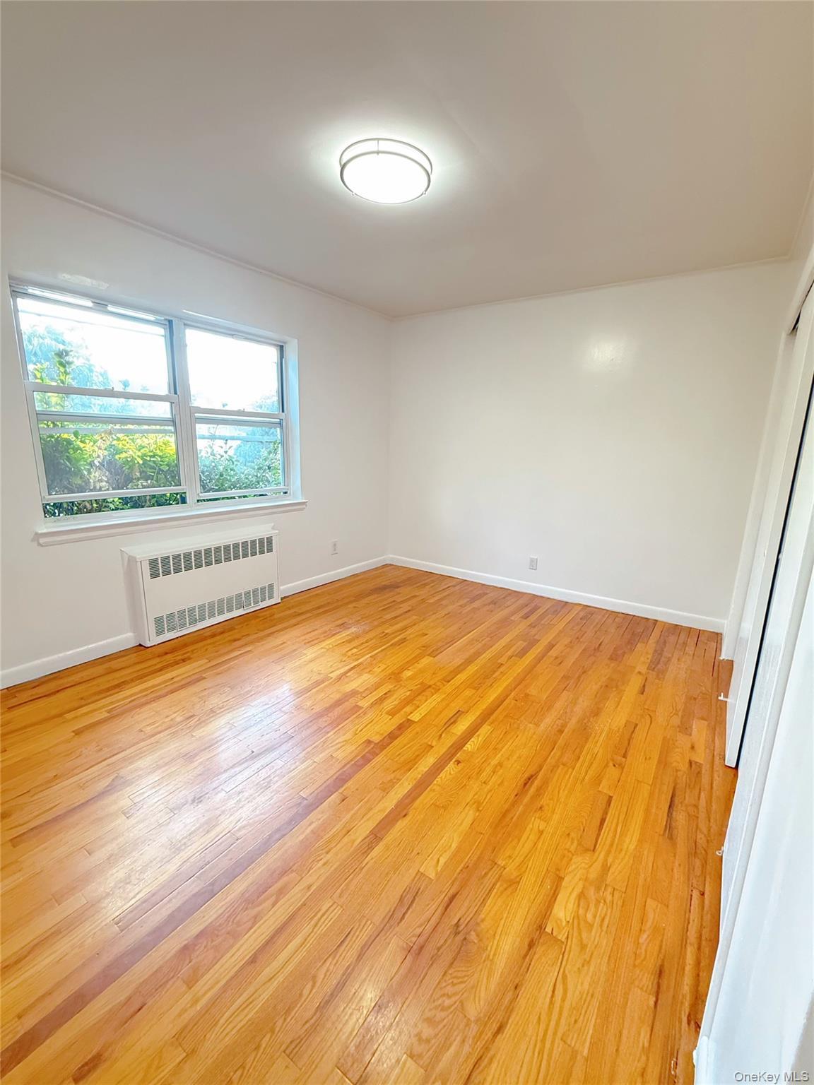 Single Family 39 Ave Queens, NY 11361, MLS-1049975-13