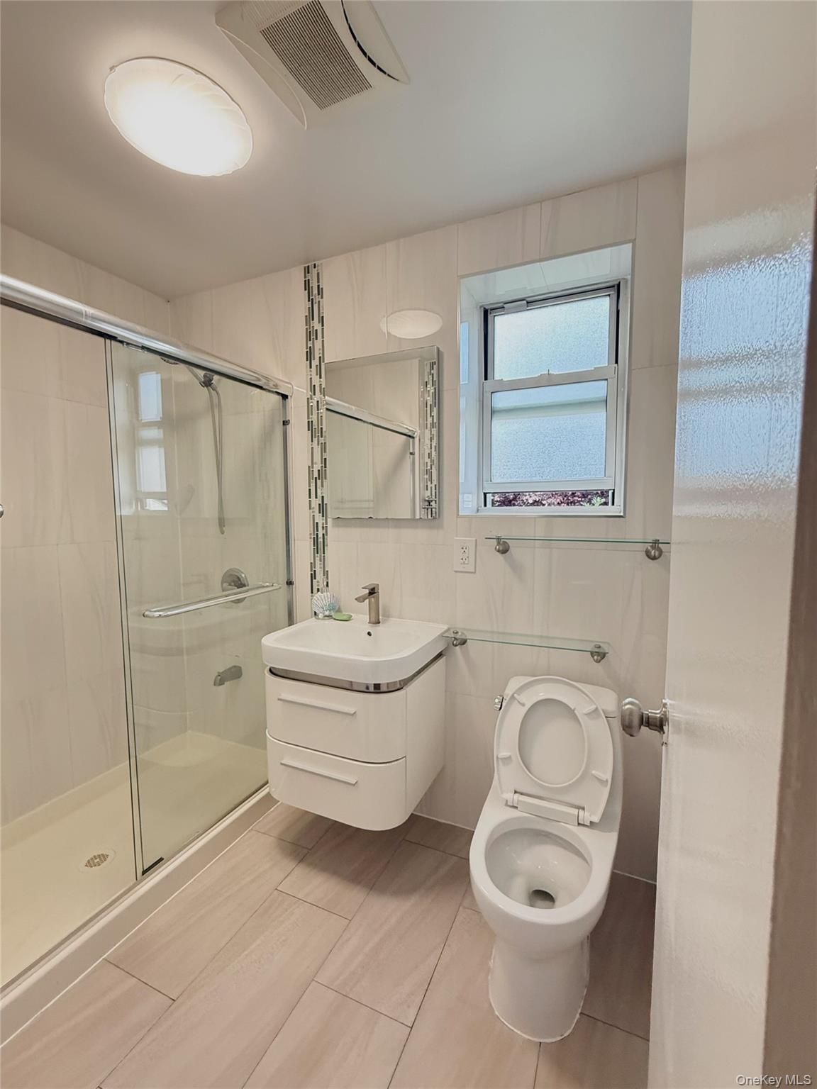Single Family 39 Ave Queens, NY 11361, MLS-1049975-16
