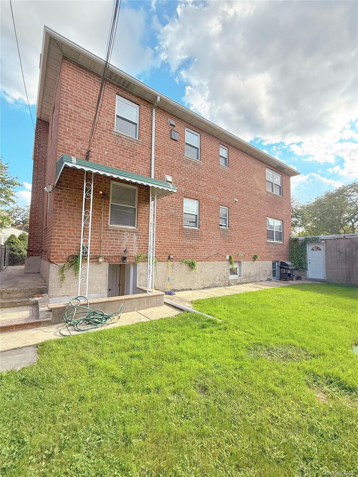 Single Family 39 Ave Queens, NY 11361, MLS-1049975-5