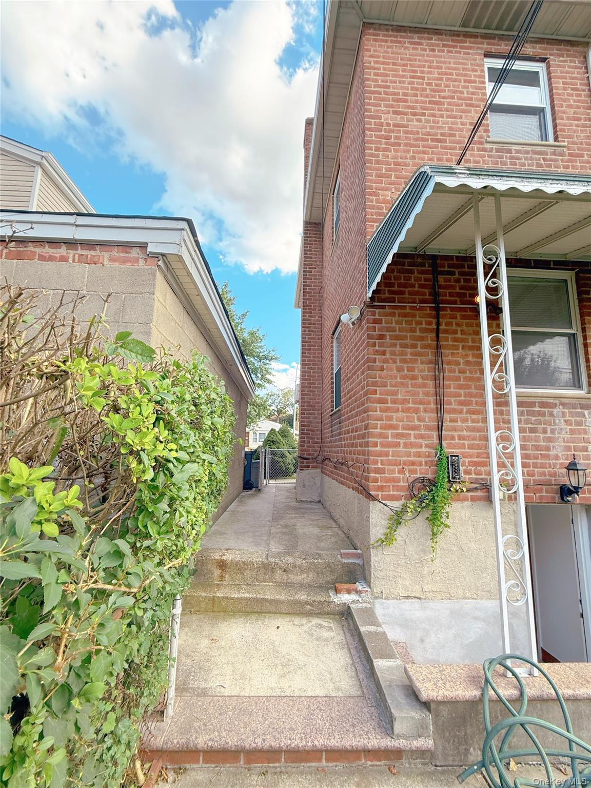 Single Family 39 Ave Queens, NY 11361, MLS-1049975-7