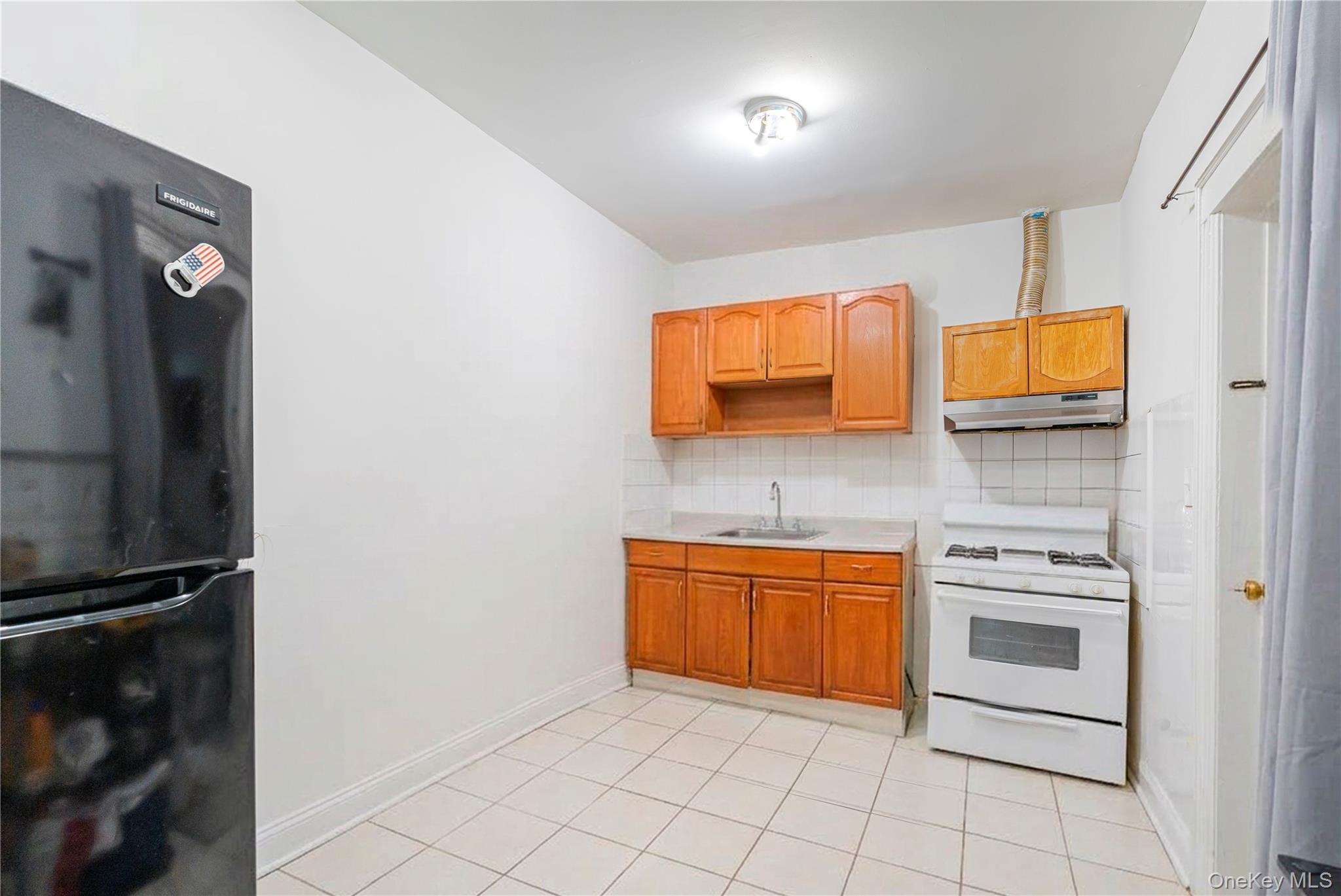 Single Family 179th Street  Queens, NY 11432, MLS-1049977-10