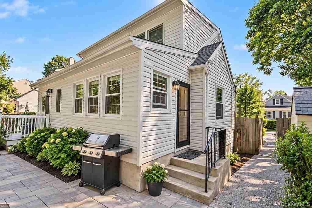 Single Family Curry Road Westchester County, NY 10706, MLS-1050026-2