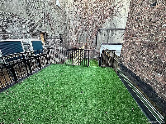 Single Family Rockaway Avenue  Brooklyn, NY 11233, MLS-1050056-21