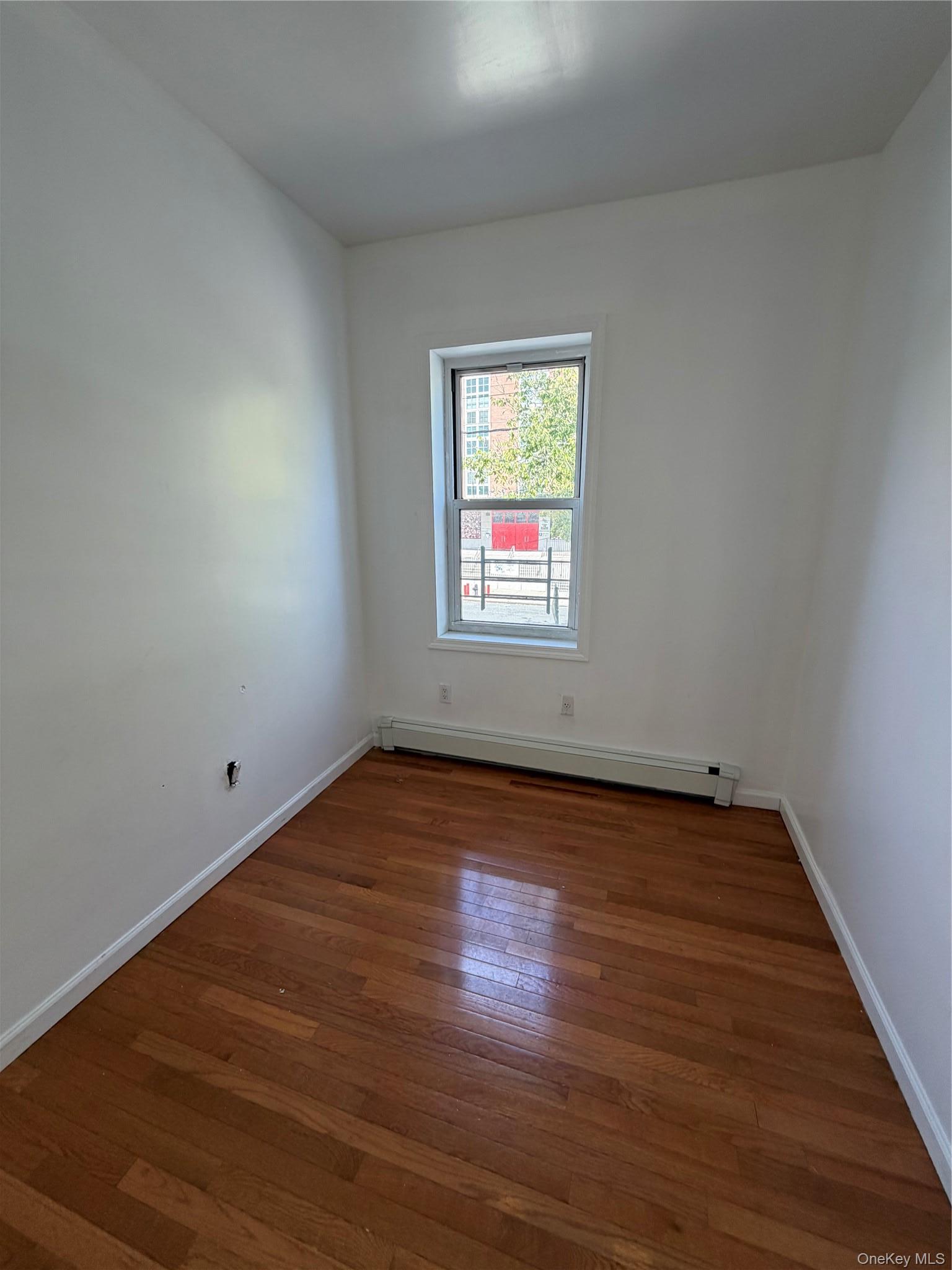 Single Family Waterbury Avenue Bronx, NY 10462, MLS-1050061-13