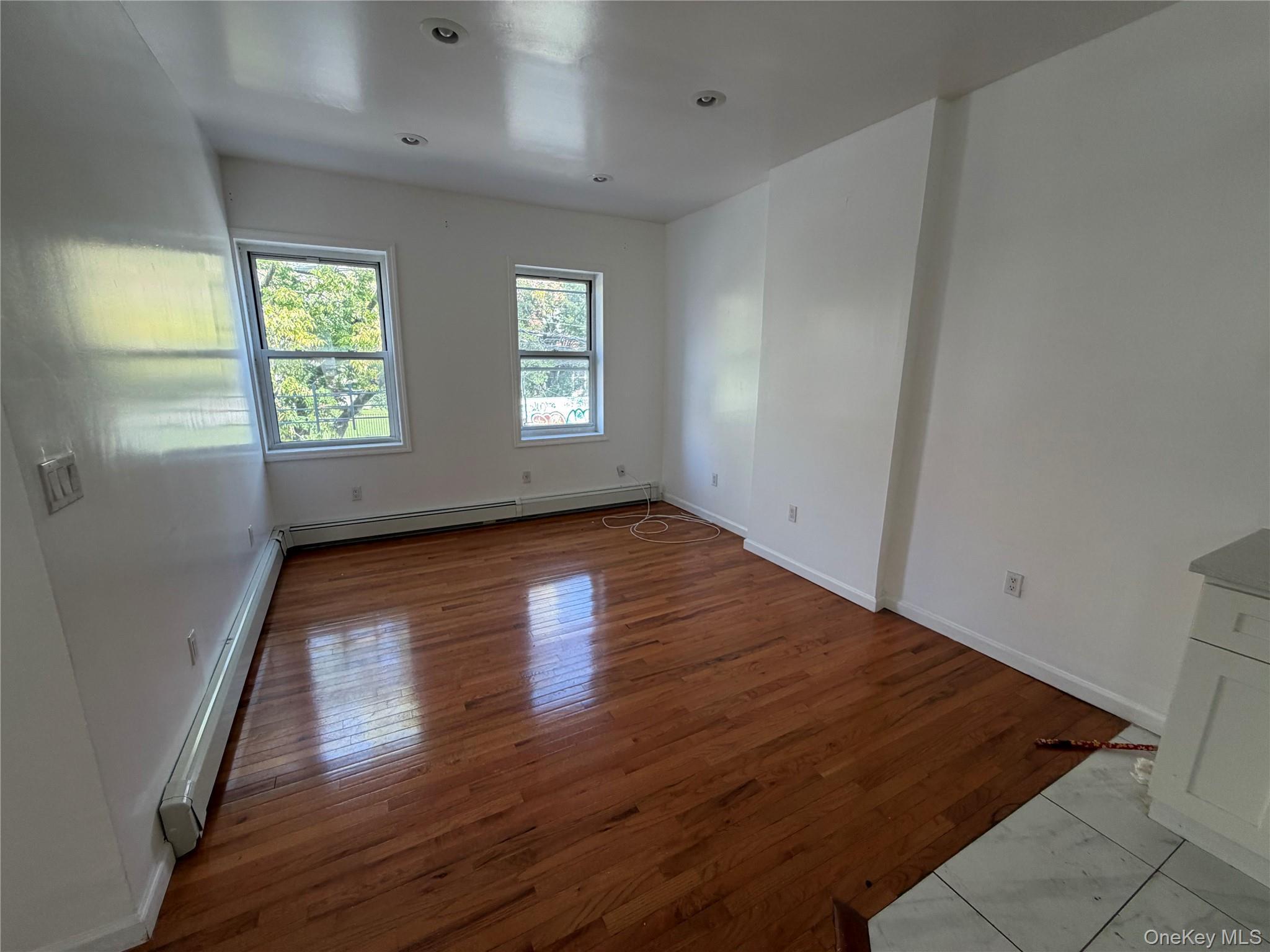 Single Family Waterbury Avenue Bronx, NY 10462, MLS-1050061-15