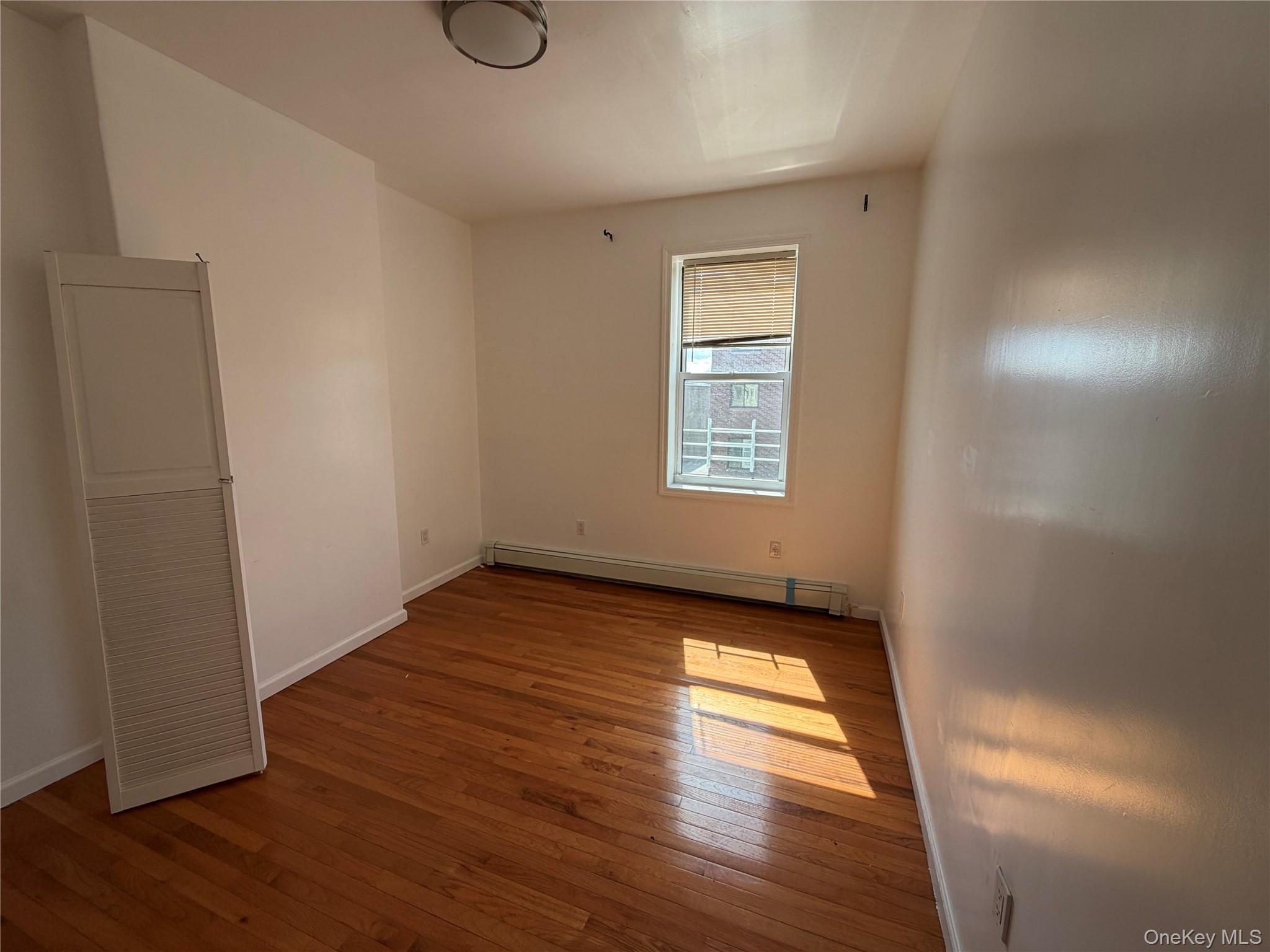 Single Family Waterbury Avenue Bronx, NY 10462, MLS-1050061-19