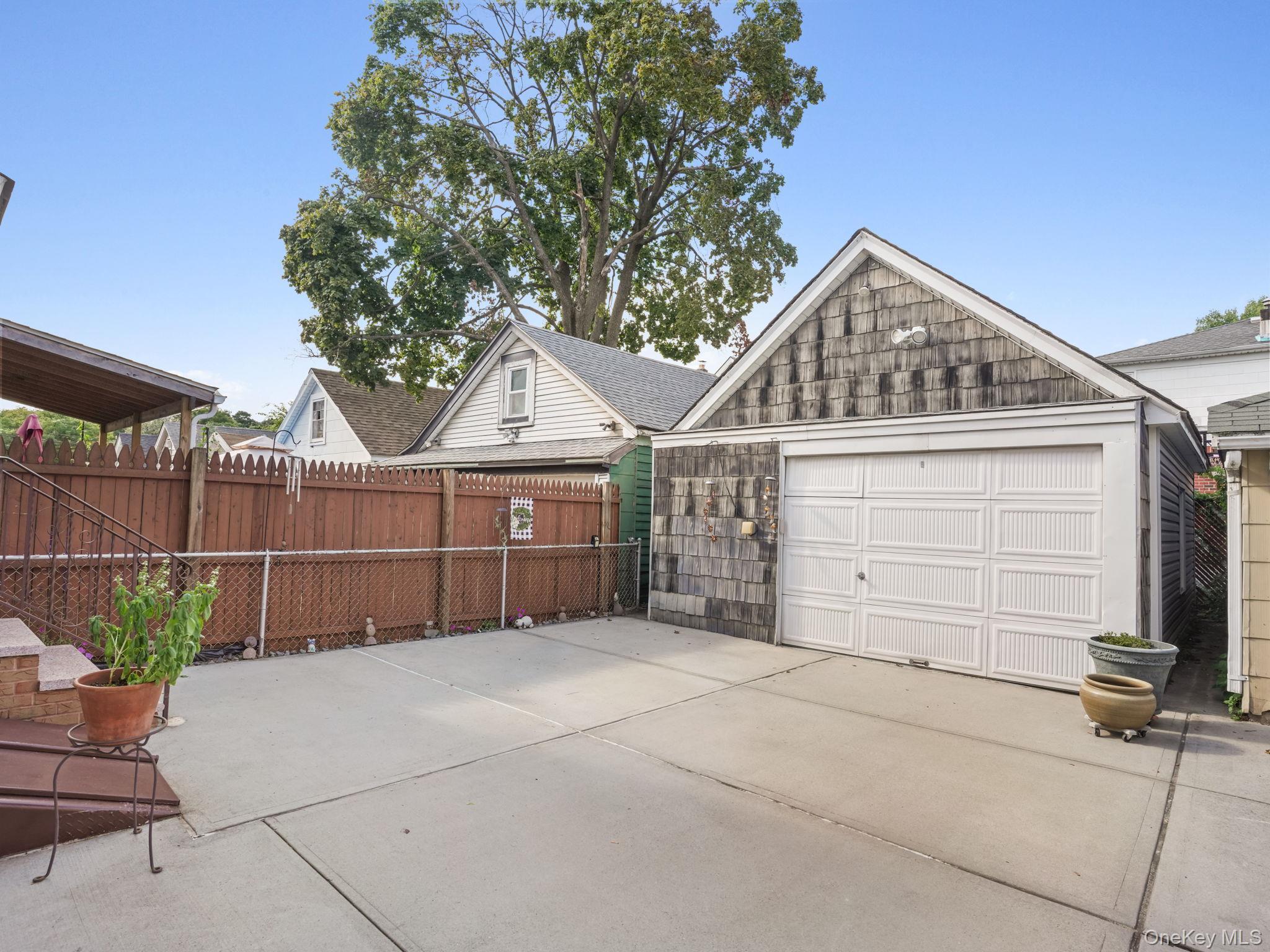 Single Family 107th Avenue  Queens, NY 11417, MLS-1050083-28