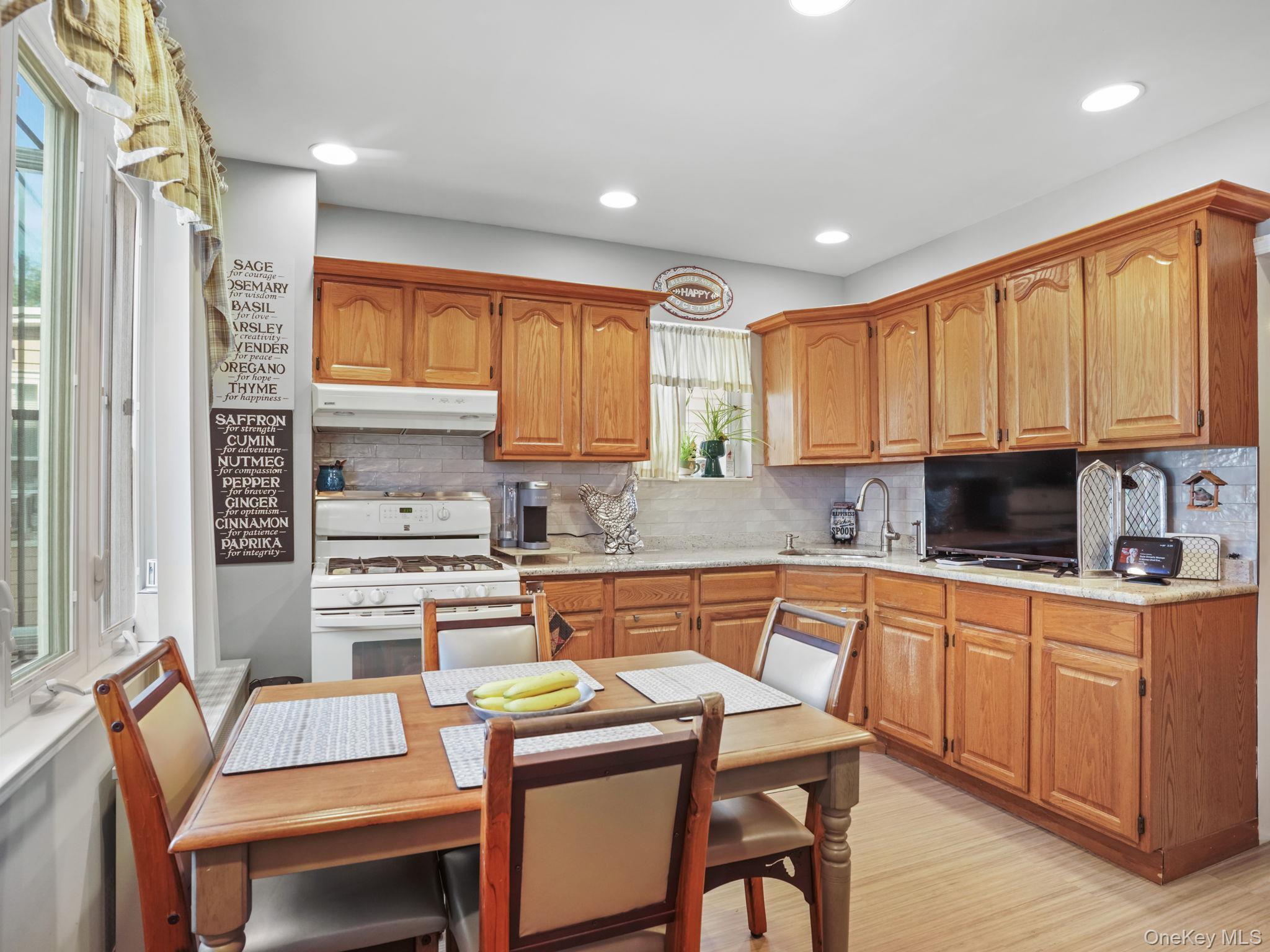 Single Family 107th Avenue Queens, NY 11417, MLS-1050083-9