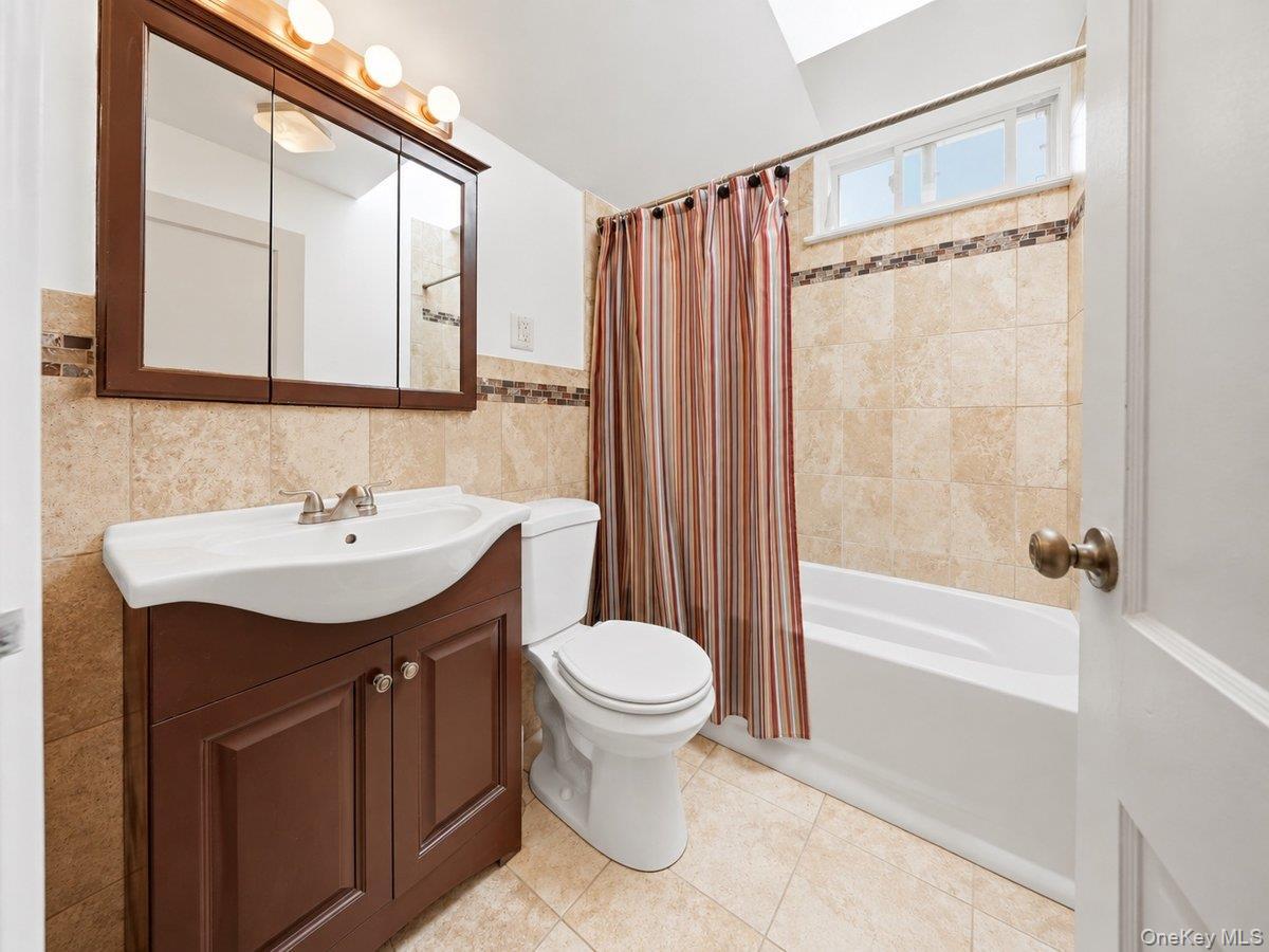 Single Family Whitman Road  Westchester County, NY 10710, MLS-1050087-16