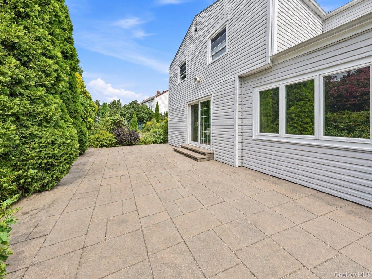 Single Family Whitman Road  Westchester County, NY 10710, MLS-1050087-19